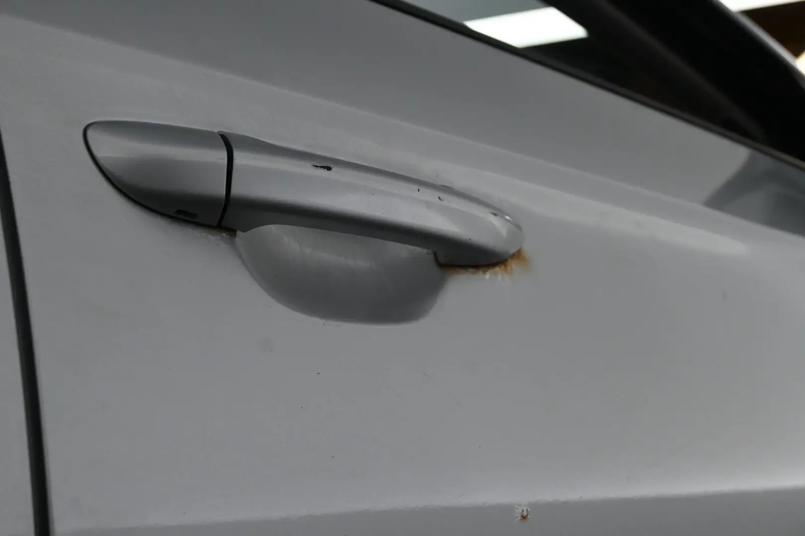 Car Image - yvekOTwZHCWzkVJs0PqxD