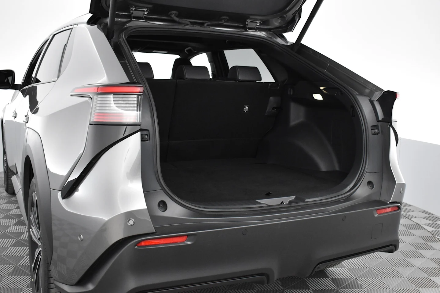 Car Image - 39J1SLYLeAf1WLSjpZKFYD