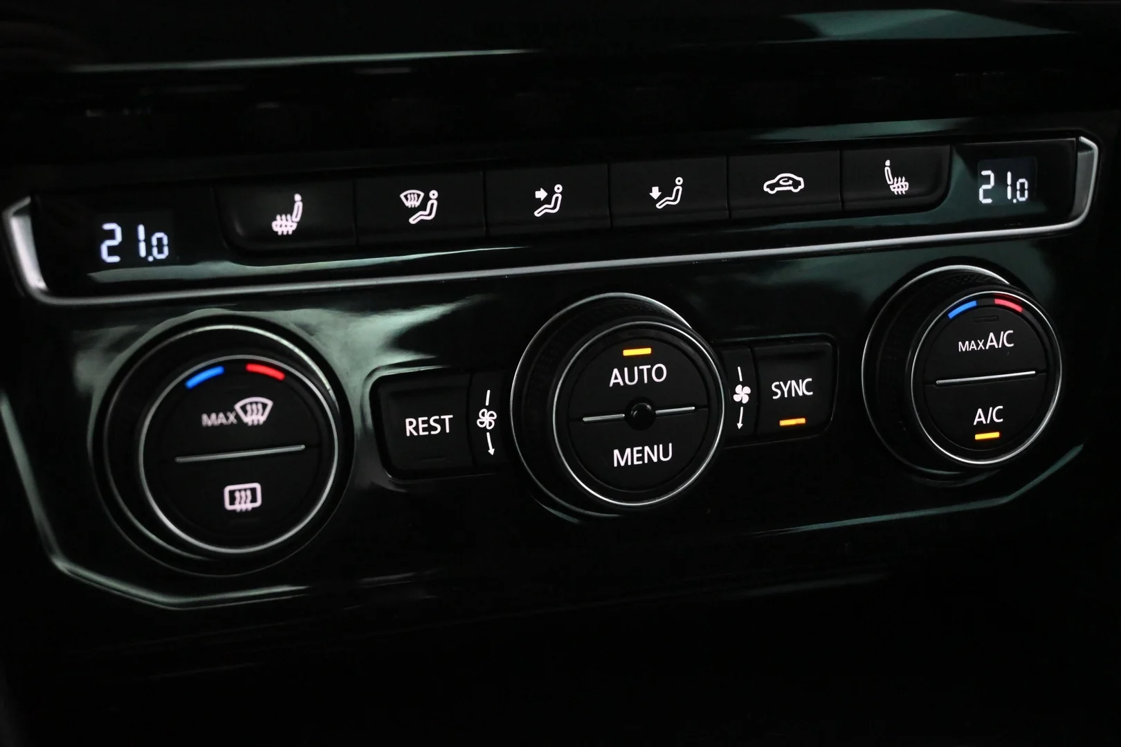 Car Image - 4lmaiNBPDDsb0yZdYsIcMC