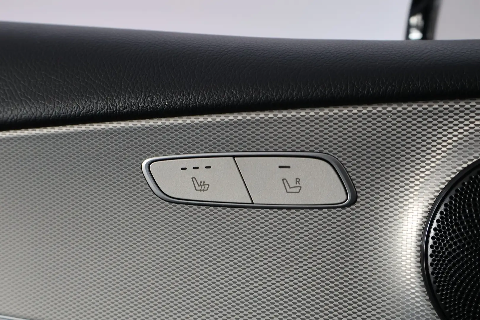 Car Image - 3551e4O2eszF6WXxNbH6Um