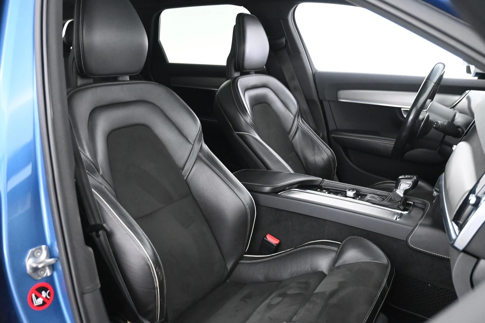 Car Image - 1Ccb0U8MnKBp6X1uOLjUoF