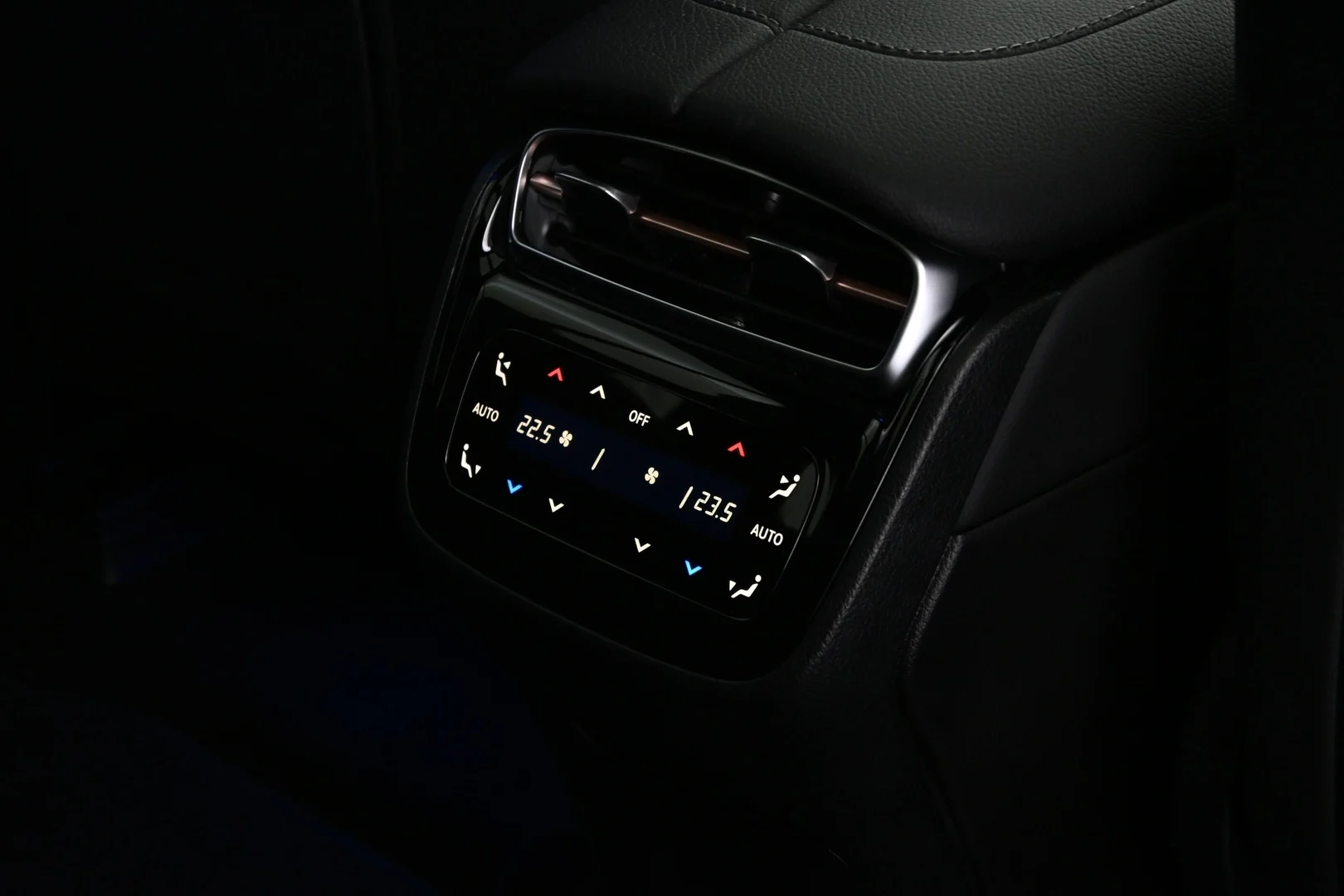 Car Image - 1fUqHhNMMgFeZbAWwztWPb