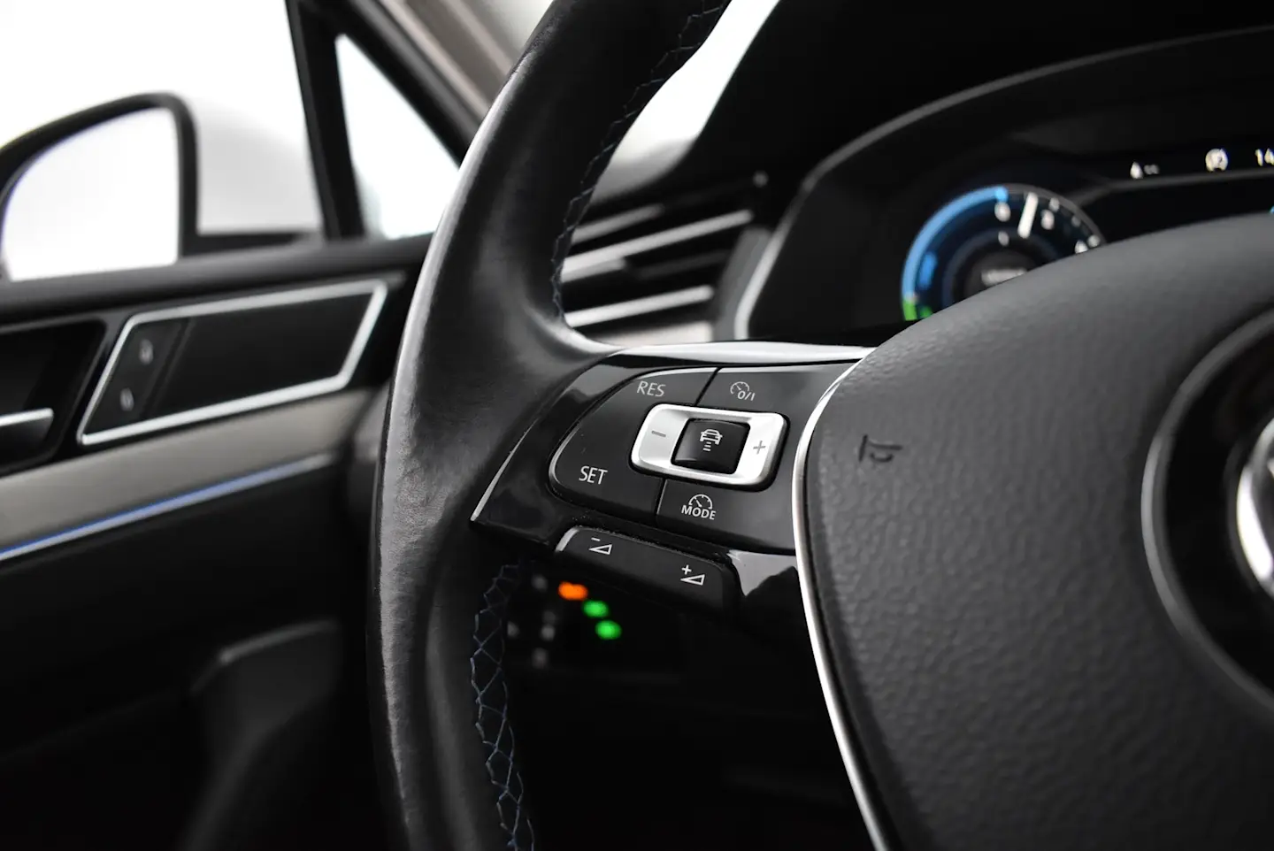 Car Image - CBLQ5gAoPwpCgIDHMj8a9