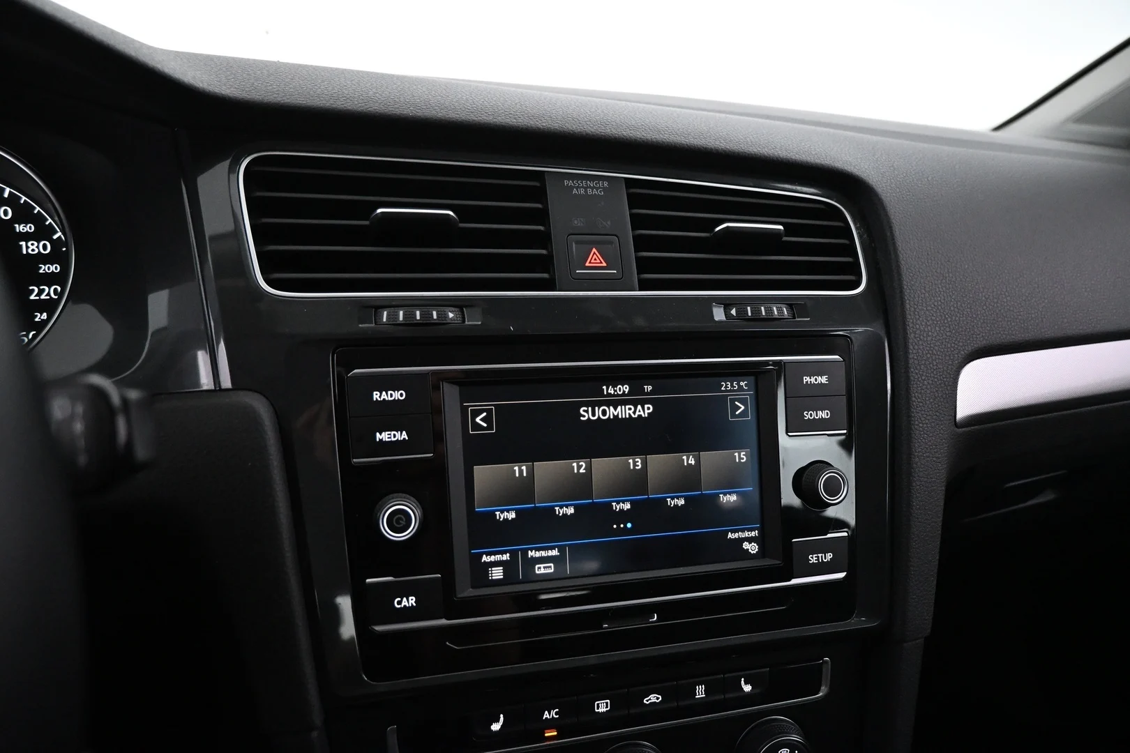Car Image - 4LzmekYfVATaCFM9r6s4CZ