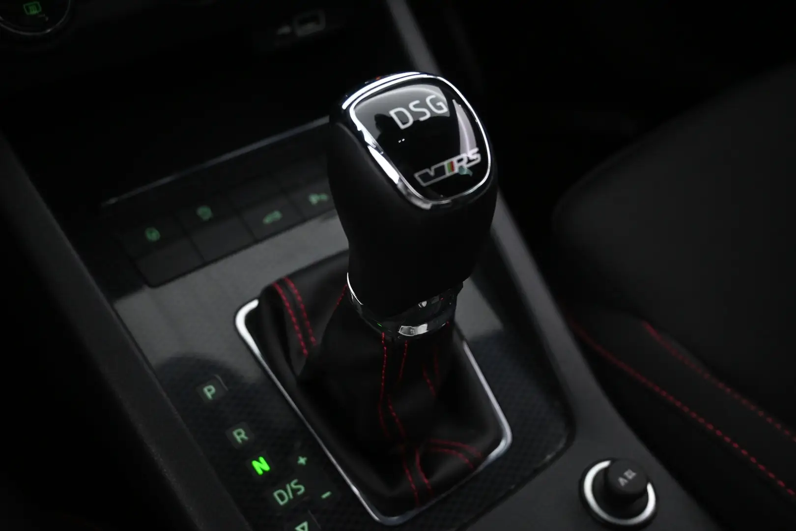 Car Image - 5UVbcaZhArwFn9jHhlNek5
