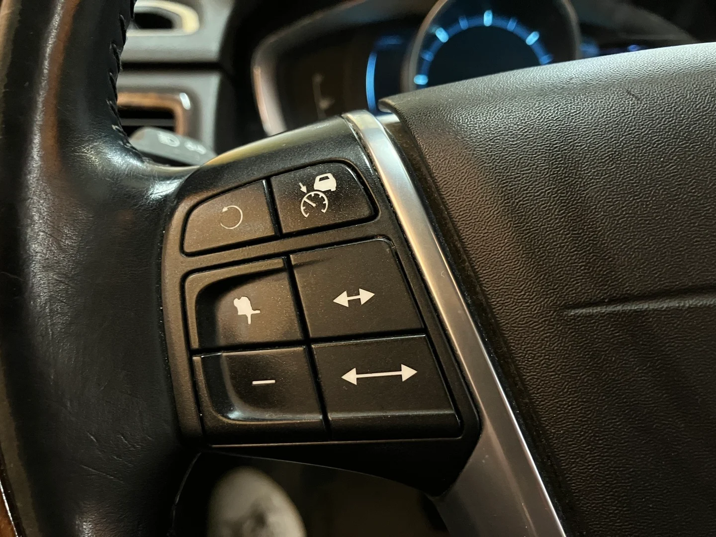 Car Image - sSHAQNyXFReXulwH6tUFJ