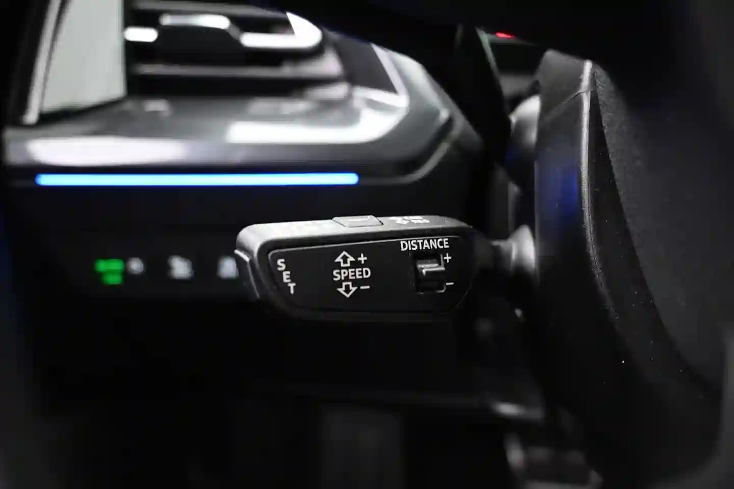 Car Image - 5yVo0KoJ2AiBu04l9eeKOX
