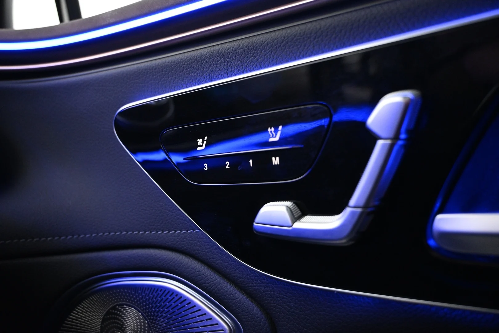 Car Image - 14ZkSMocFHZZi46bXIxM57