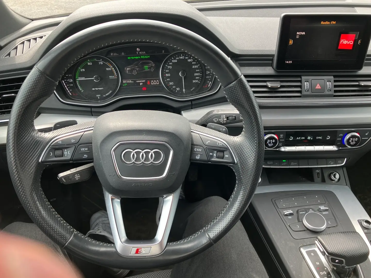 Car Image - 70O49zP8BYbRM4iS8Rh5cn