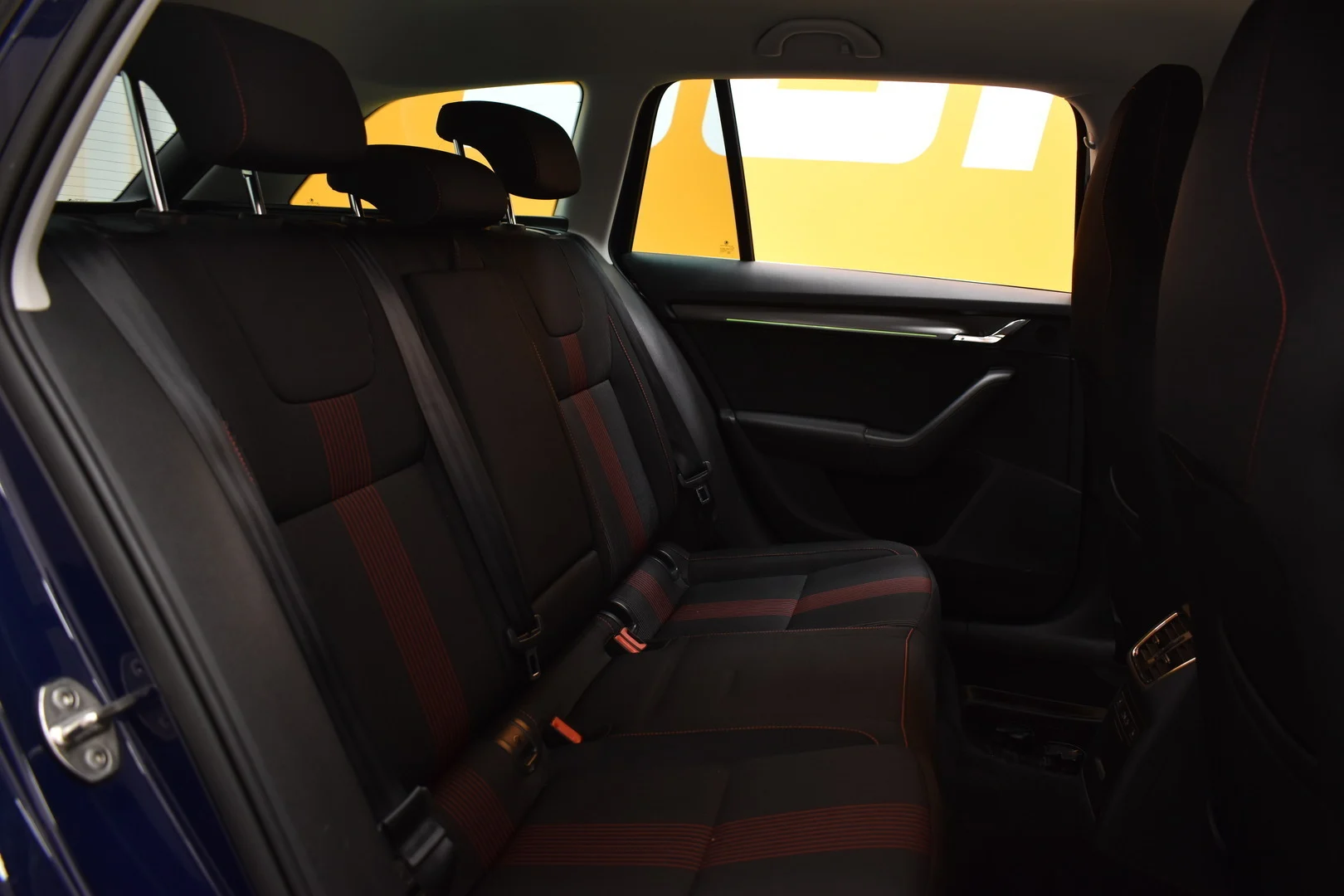 Car Image - 1Rq7IawoLFcmRvsv87PvUB