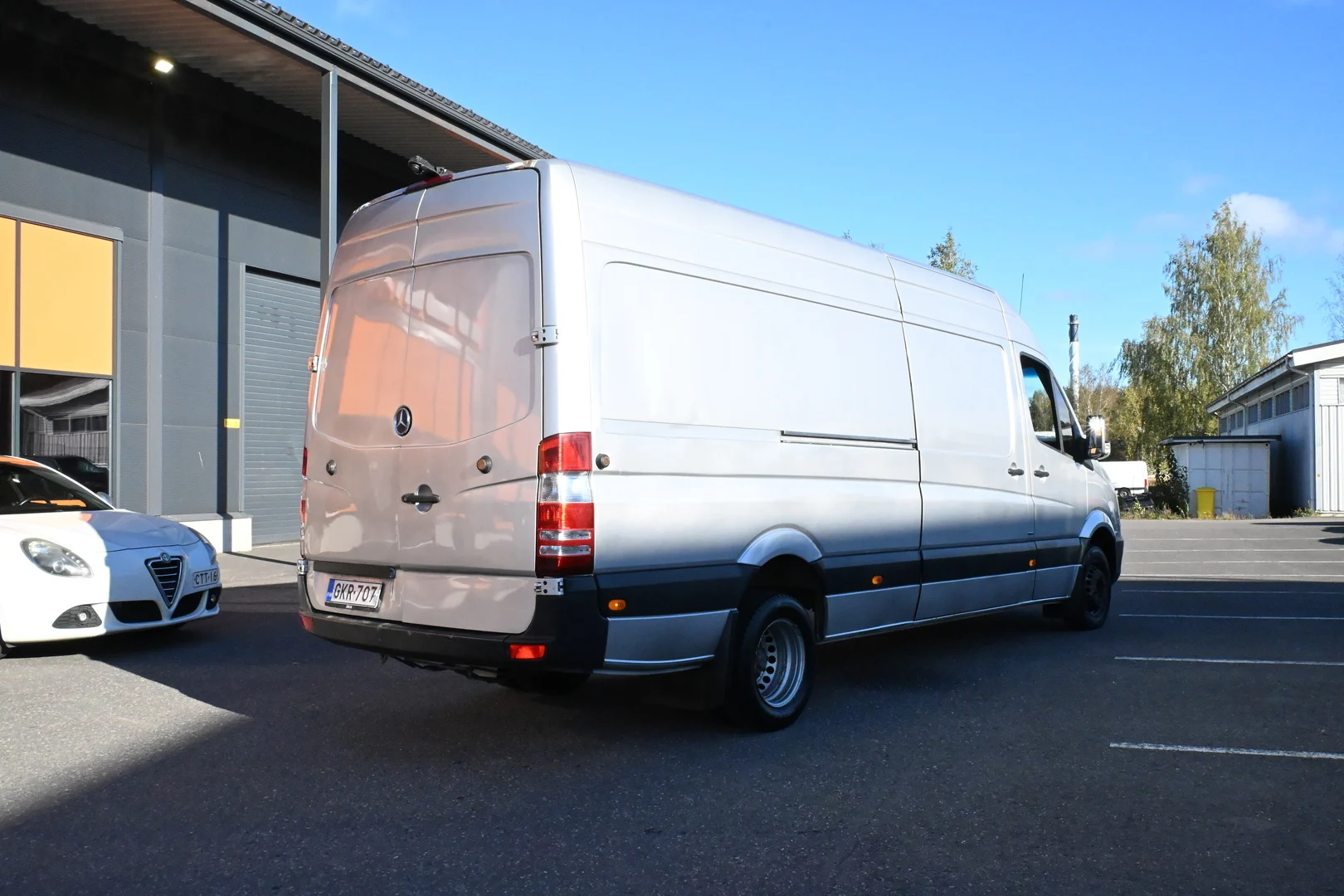 Car Image - 1LzQFhSKA9xlrsuJf2gI8g