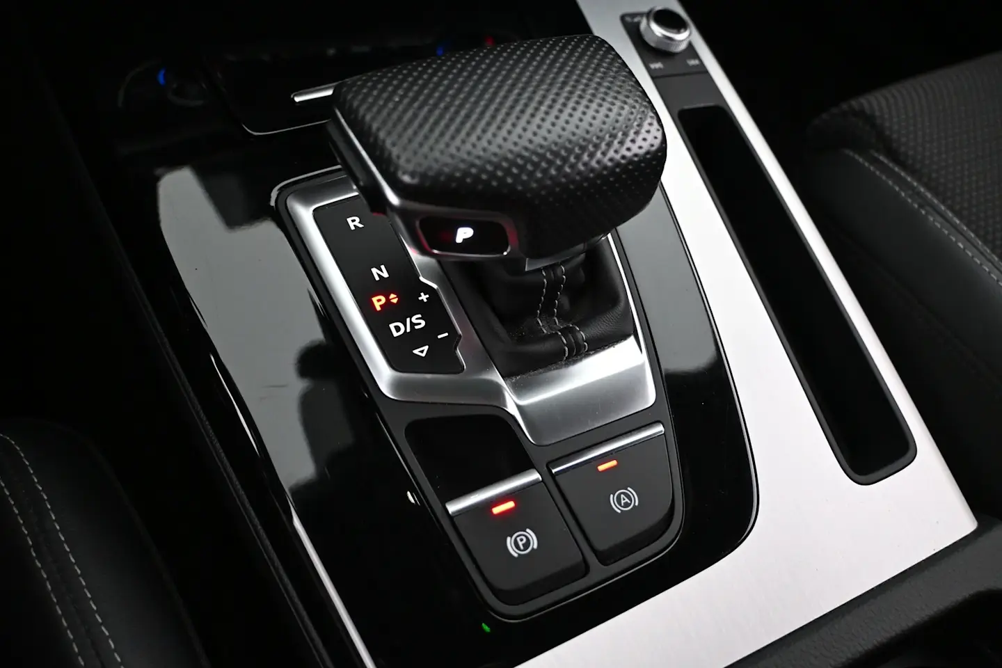 Car Image - 27QmQ9zfGBD6VHxK5mPBhl