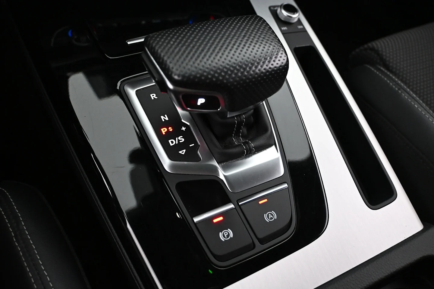 Car Image - 27QmQ9zfGBD6VHxK5mPBhl