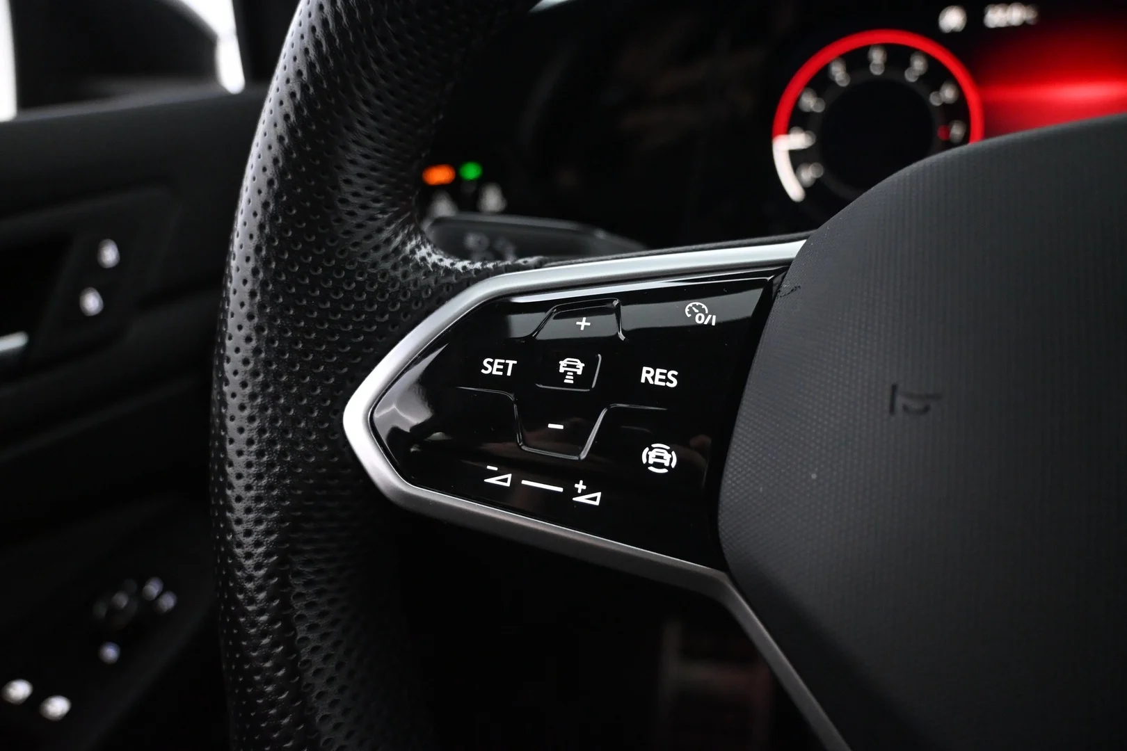 Car Image - 53v2MqeL1BvLUwHqCOQNCZ