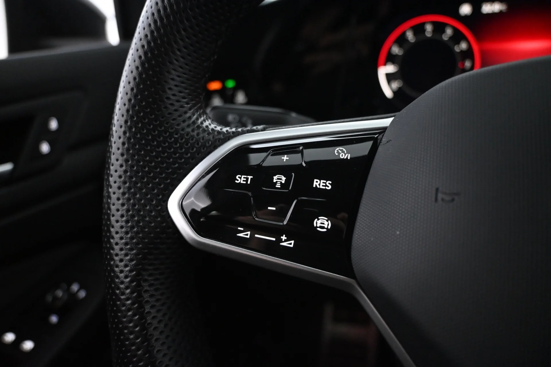 Car Image - 53v2MqeL1BvLUwHqCOQNCZ