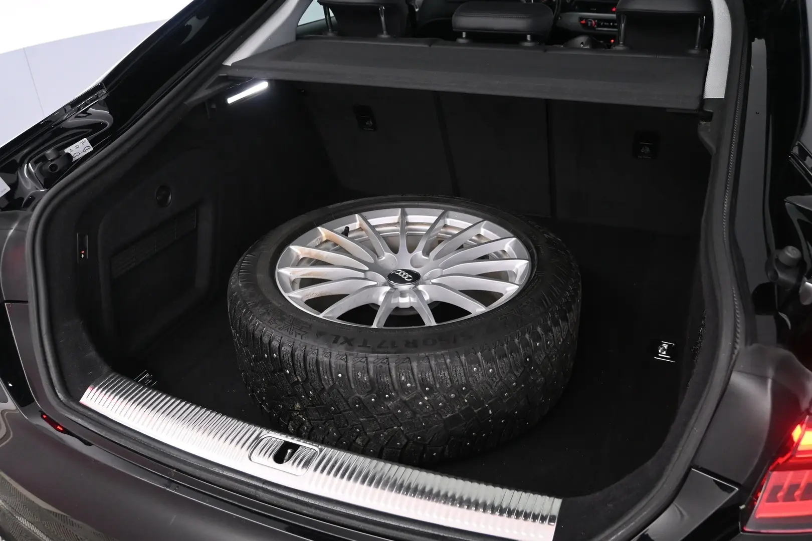Car Image - jT230fUrWJRqL9iJI4CvC