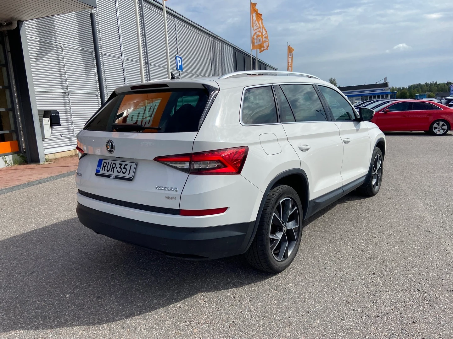 Car Image - 3cQlIvdsfP0PqiLPjKZQNy