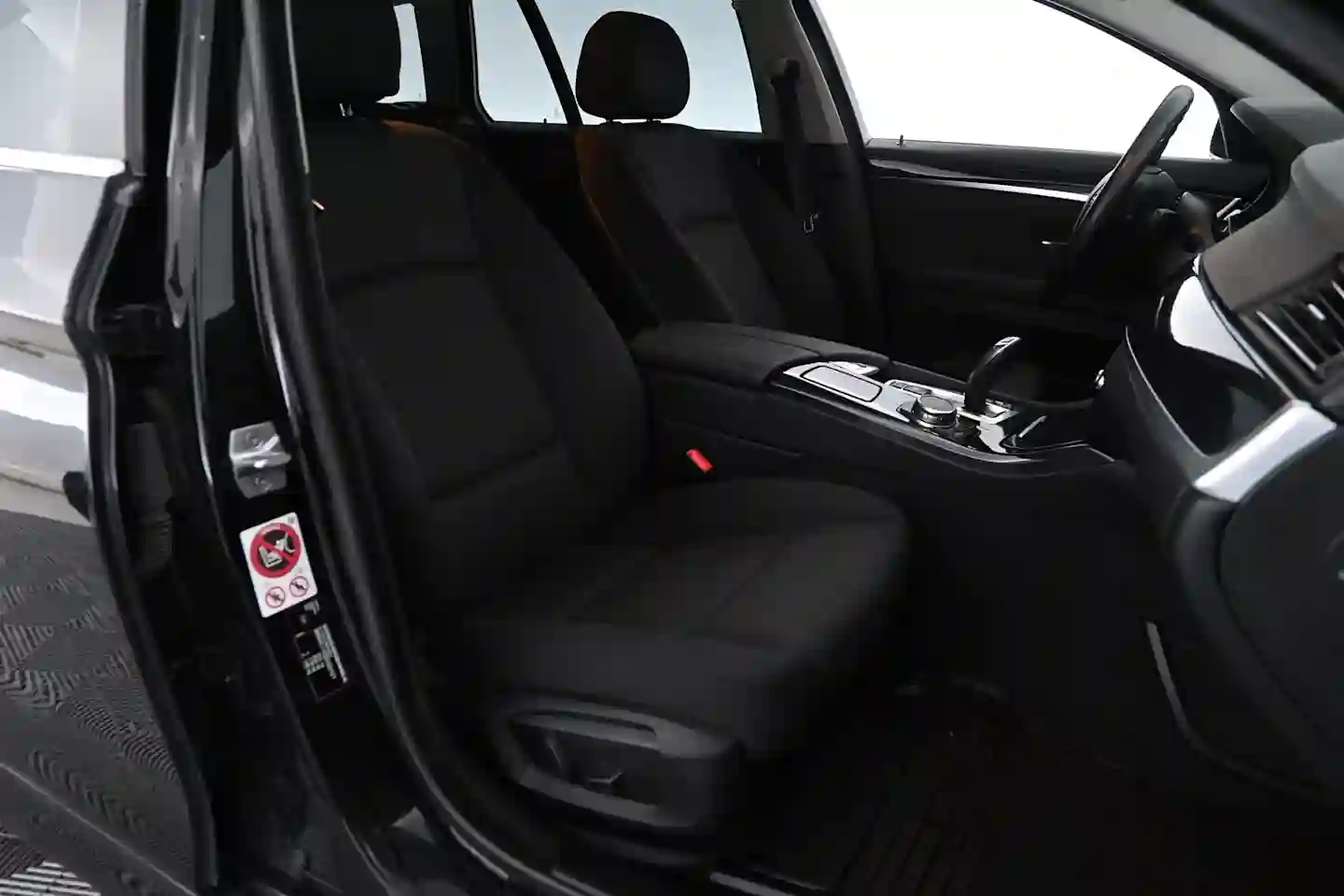 Car Image - 35jeoo7AAId1uAR5CxVaQ2