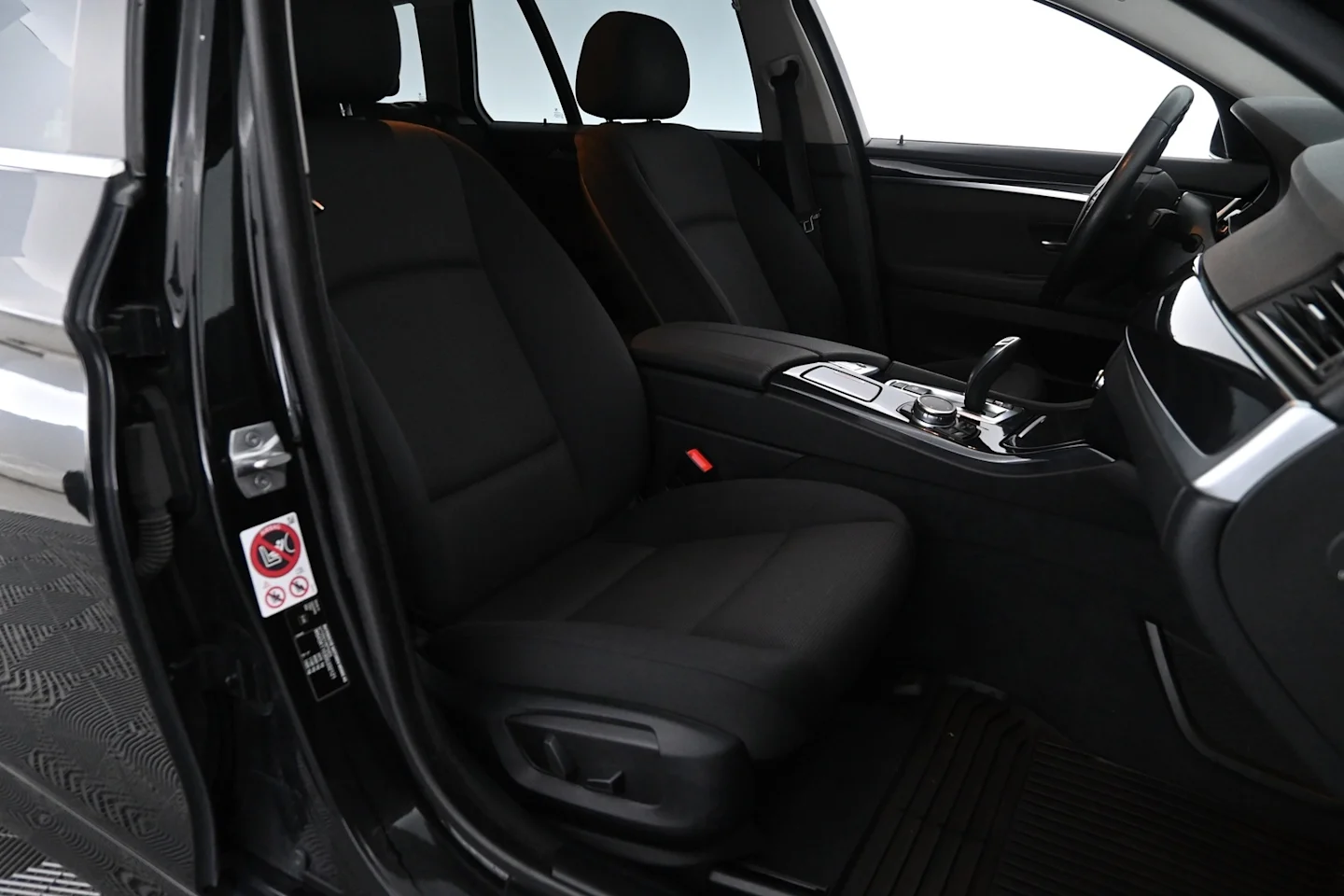 Car Image - 35jeoo7AAId1uAR5CxVaQ2