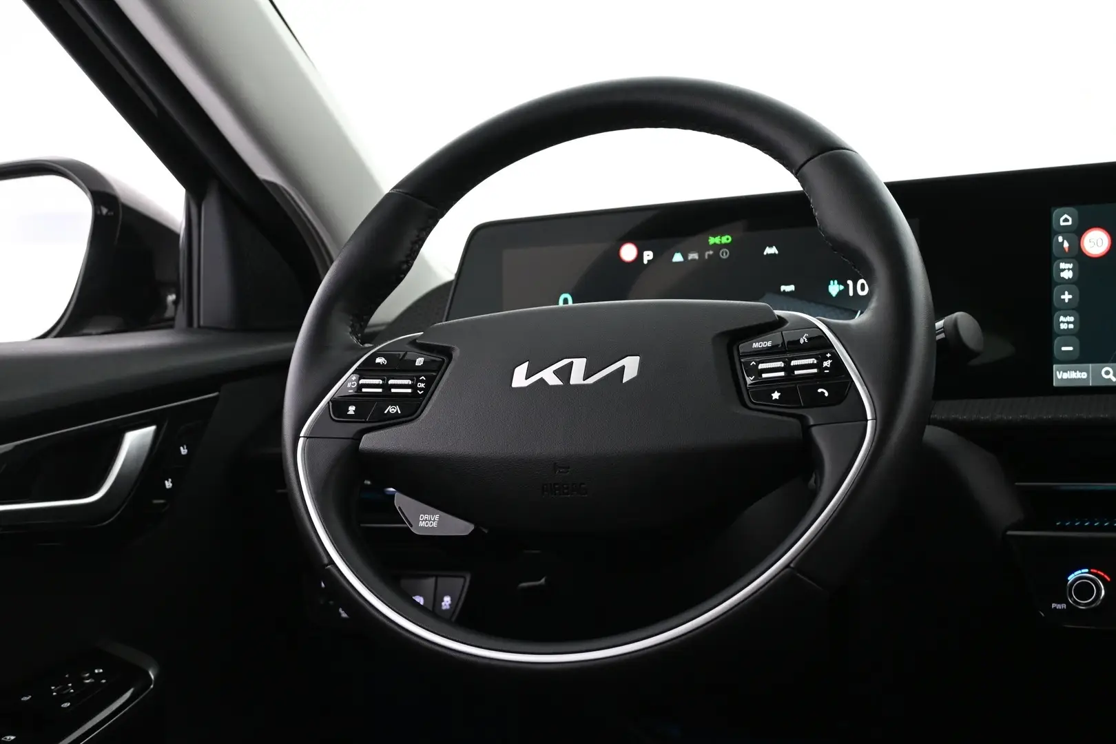 Car Image - 4m0LTFEIL3sjF5zyXNWbdy