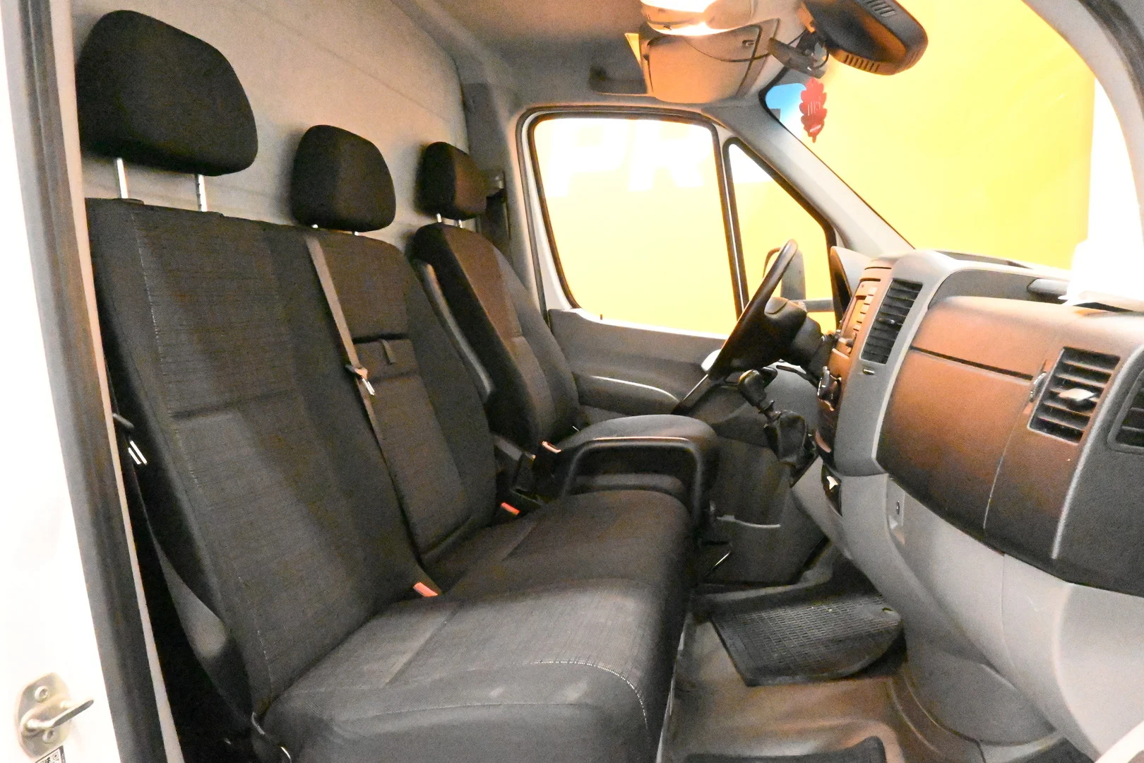 Car Image - 120qrQi3wo9xzNHKblIUK5