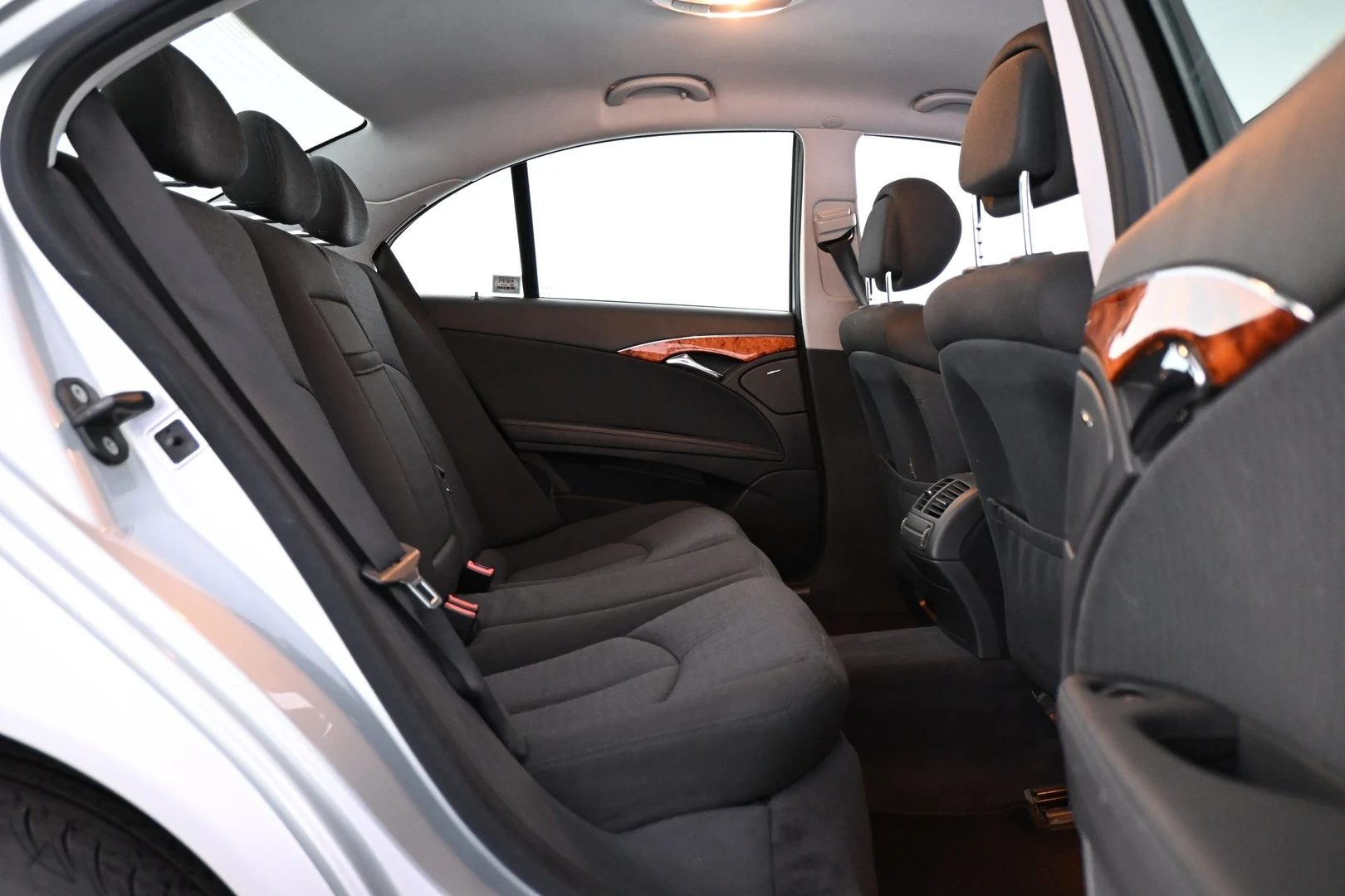 Car Image - 5U7tOCWRrKX6S0ezWs92MT