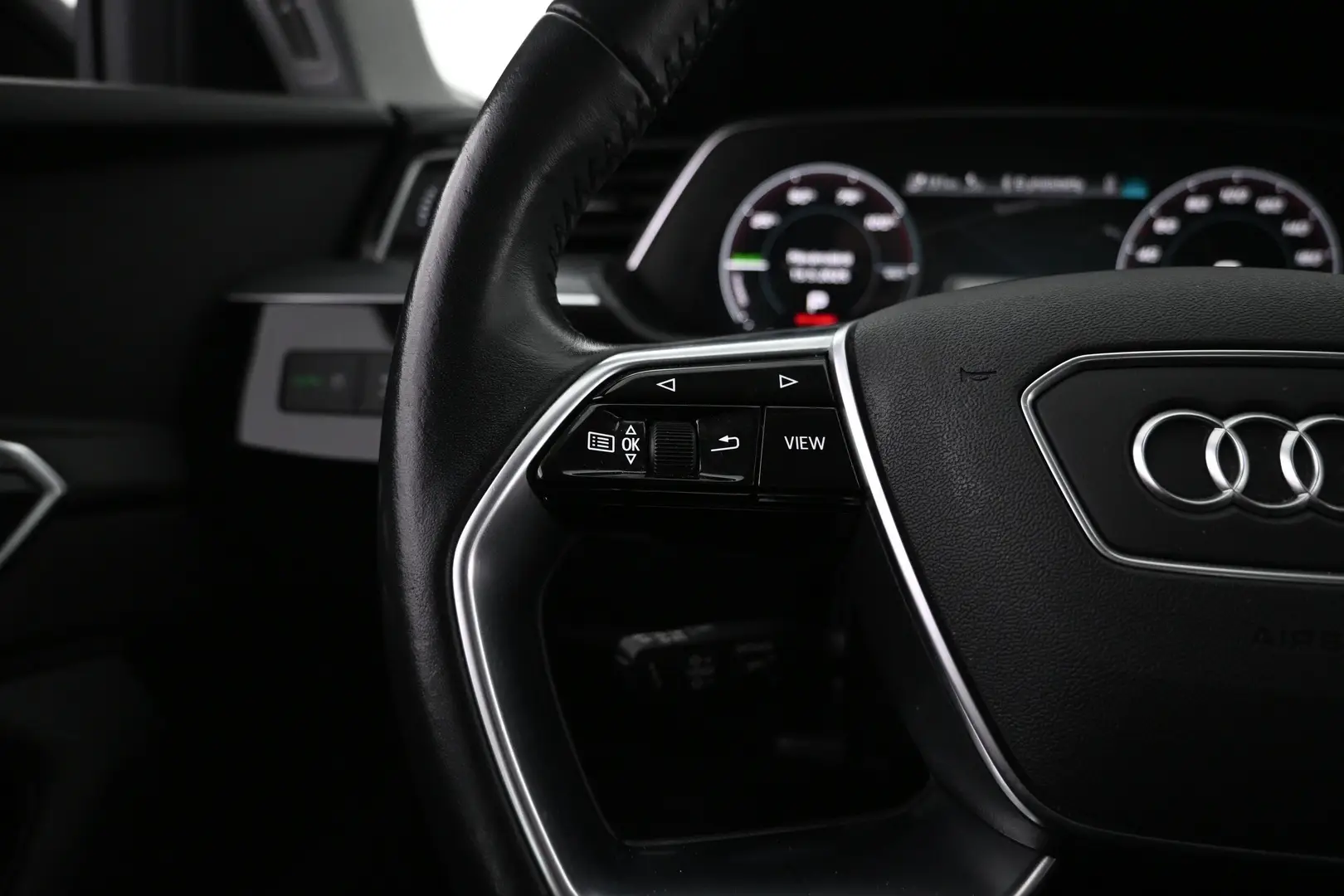 Car Image - 6llDr0O4cYsOYegXKb1o3O