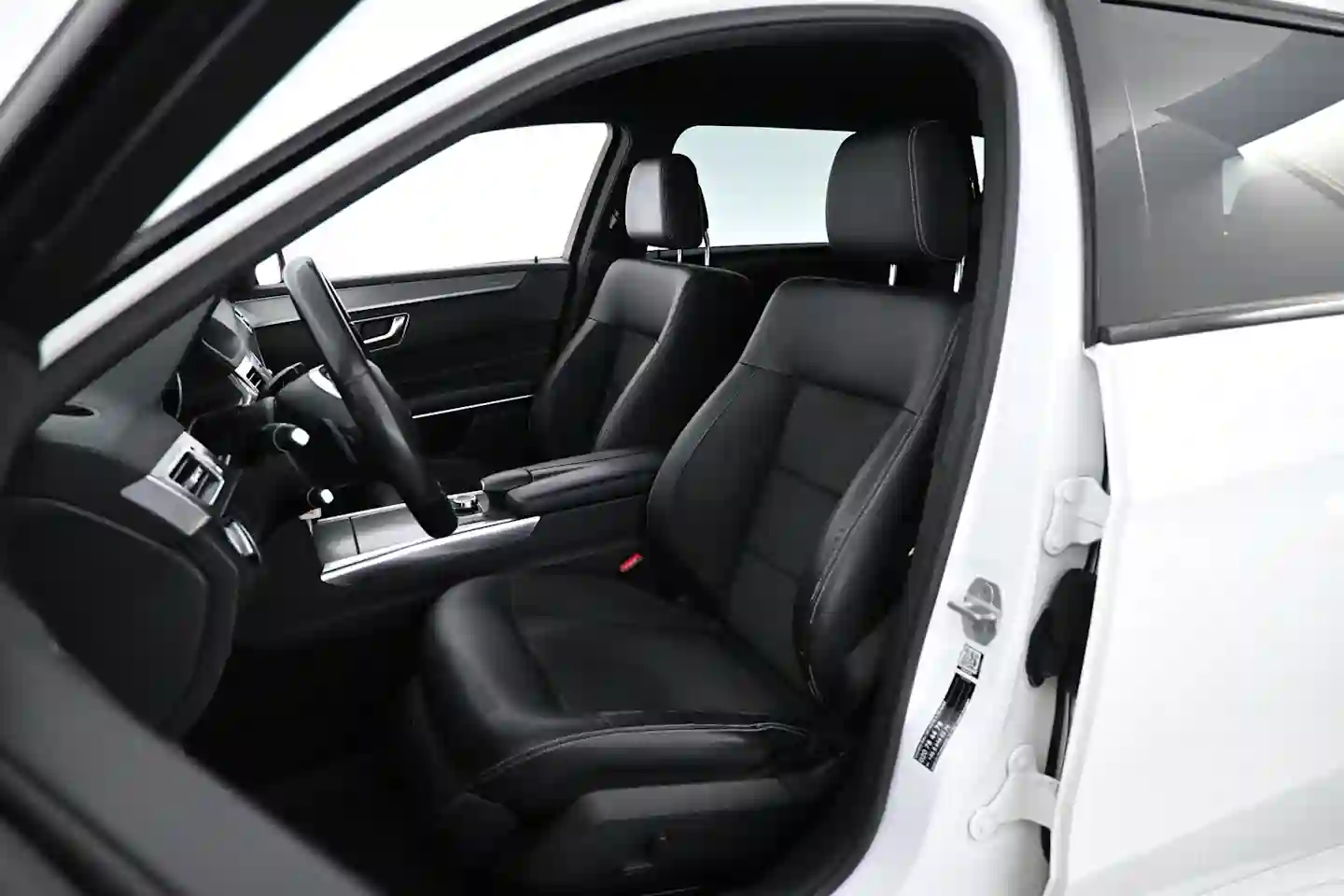 Car Image - 7bXLO9KgWYzr4WUhhiKOf9