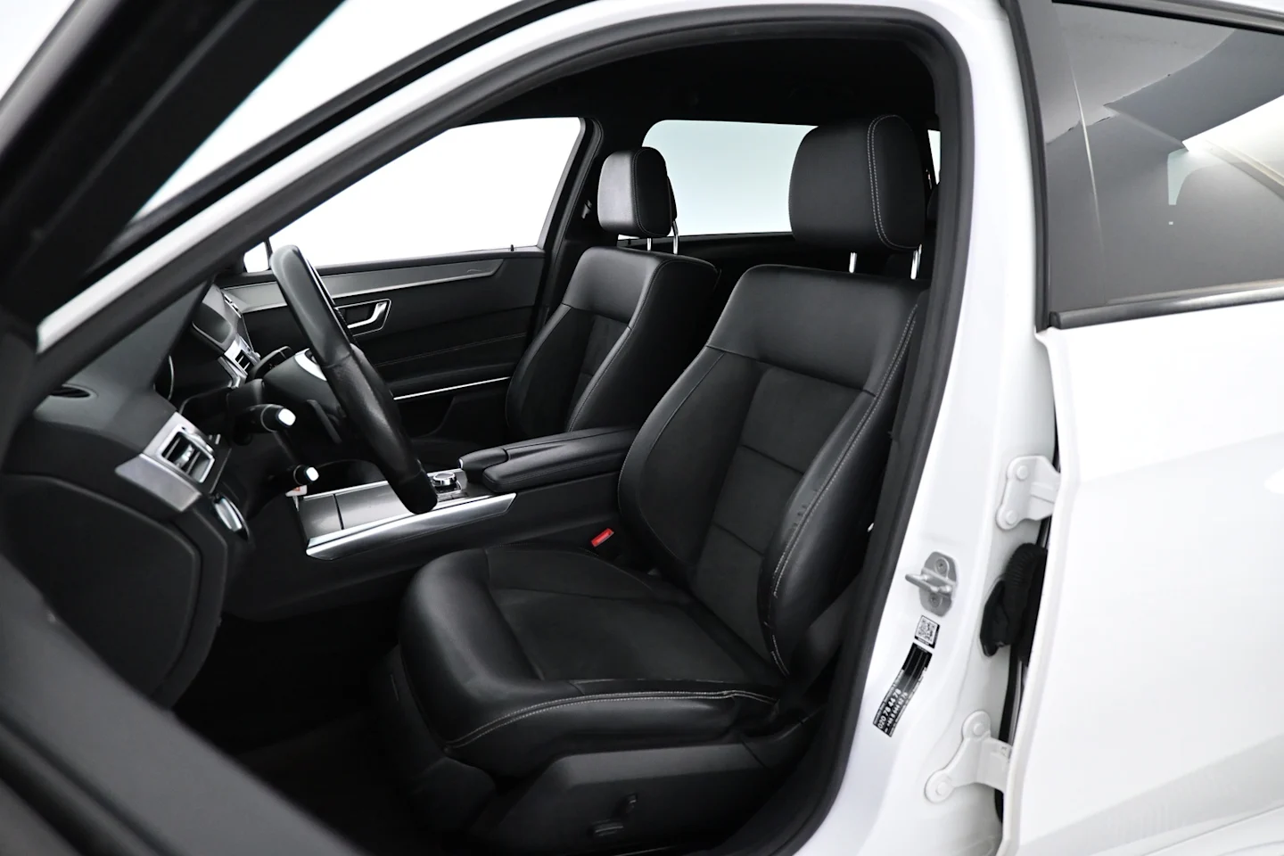 Car Image - 7bXLO9KgWYzr4WUhhiKOf9