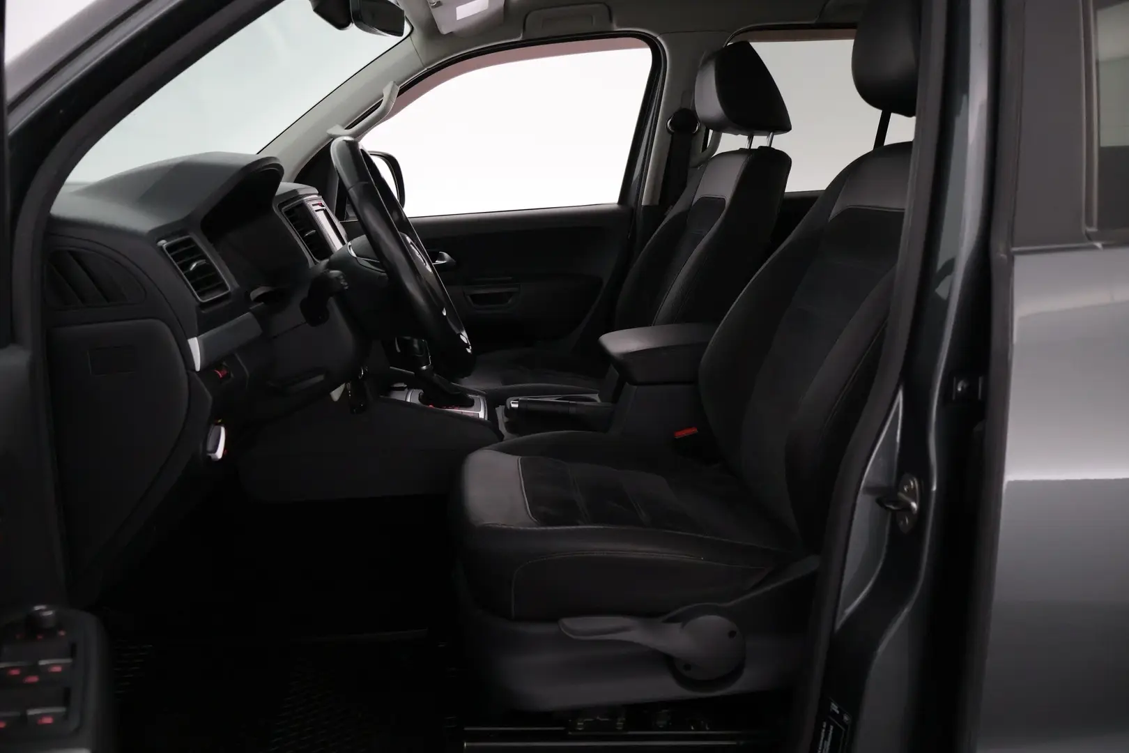 Car Image - 5fIUU6OGiCnivMp8aaXiDB