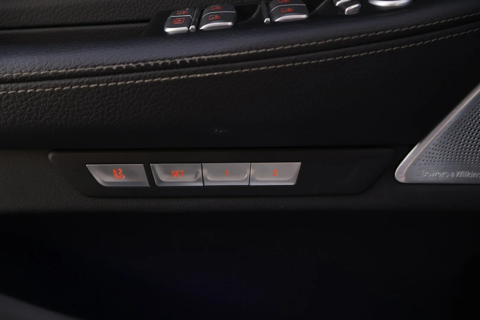 Car Image - 5uvNpdPGJk4B92owCagHs5