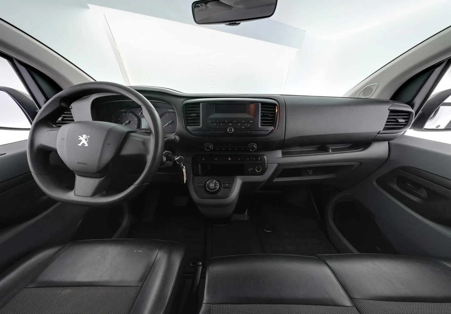 Car Image - M6orMXXj3ahHt55S8Pvyv