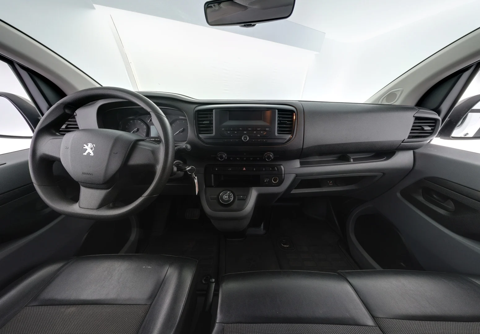 Car Image - M6orMXXj3ahHt55S8Pvyv
