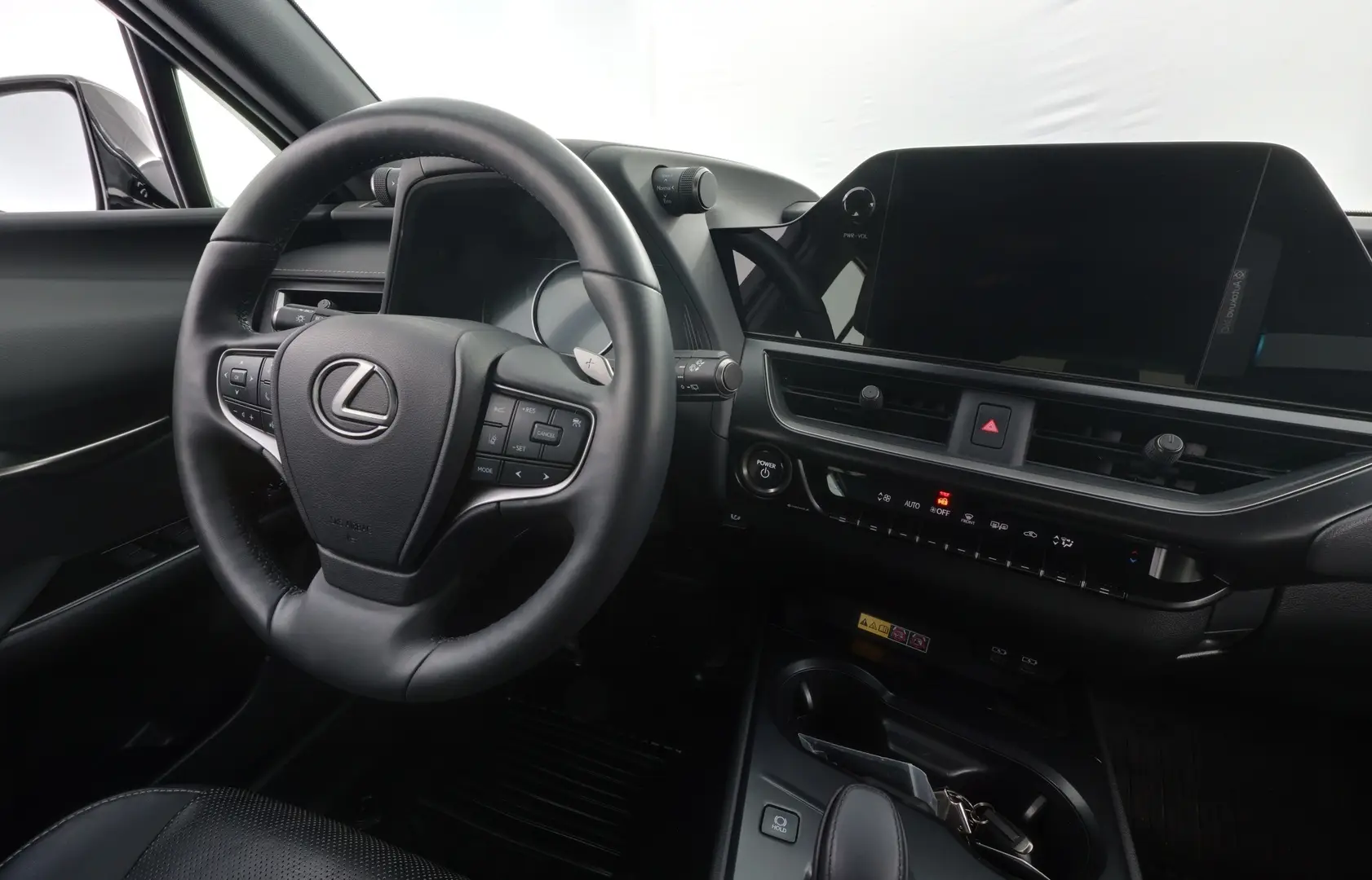 Car Image - 3Lxx1tuTk9mJaAMqc6ot8L
