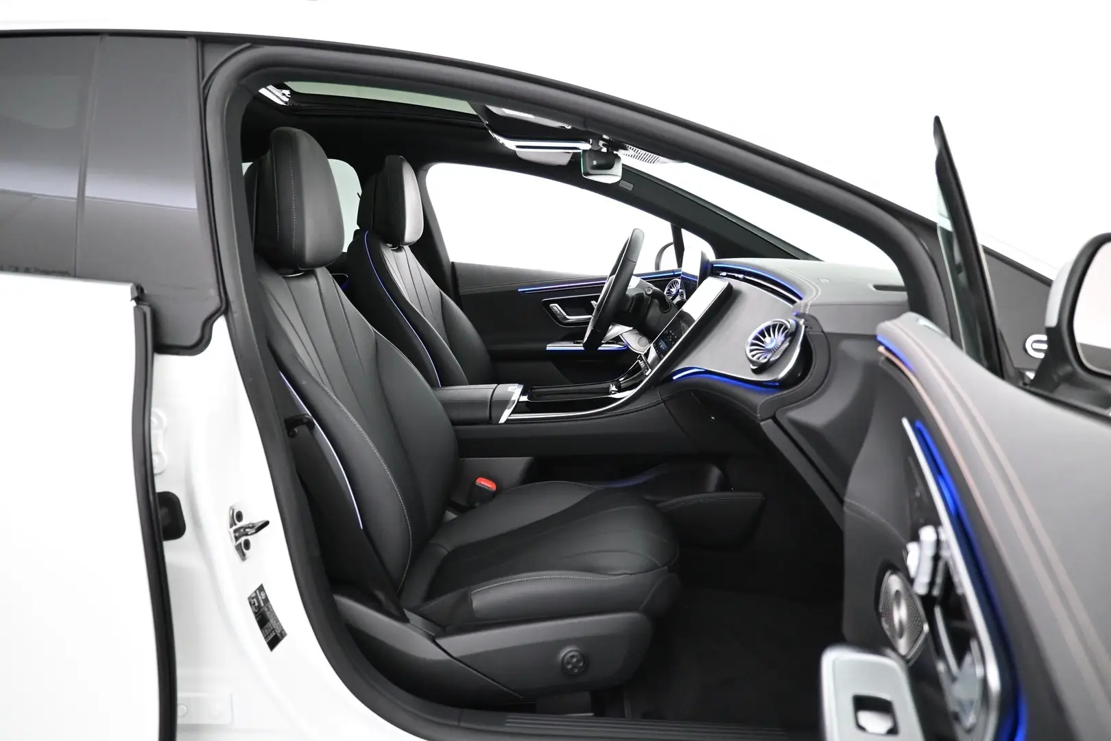 Car Image - 4qCFsJLHEQYdMk4gBM8ISd