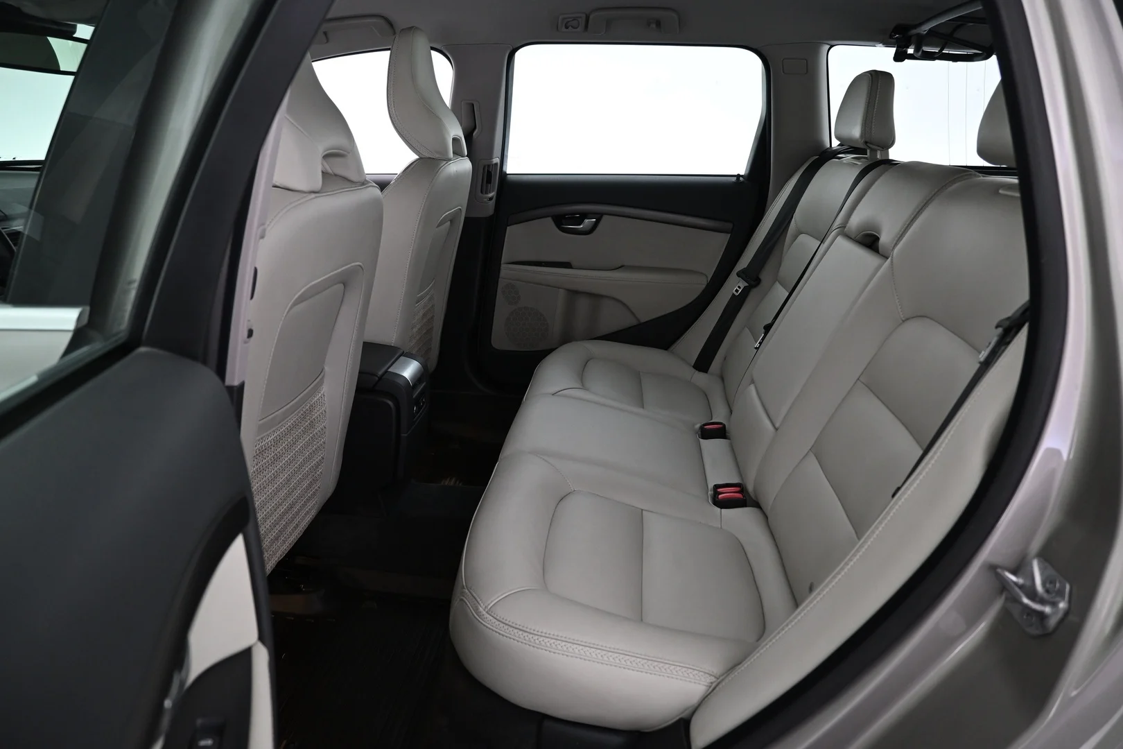 Car Image - 6EoKr2Oxc3DIiArkhc9LRu