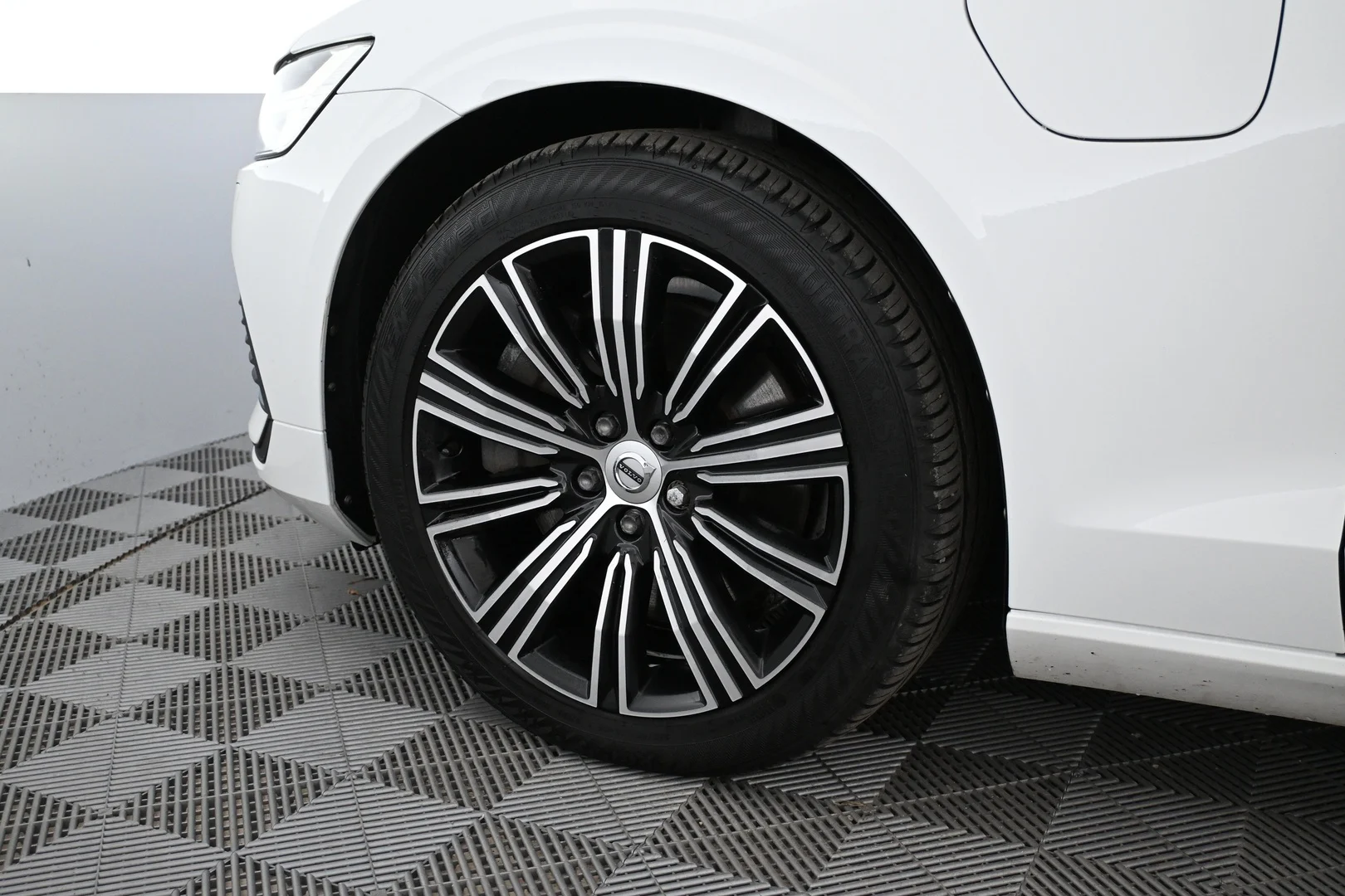 Car Image - 6tm68lm1dMOQbGQtqIKaNo