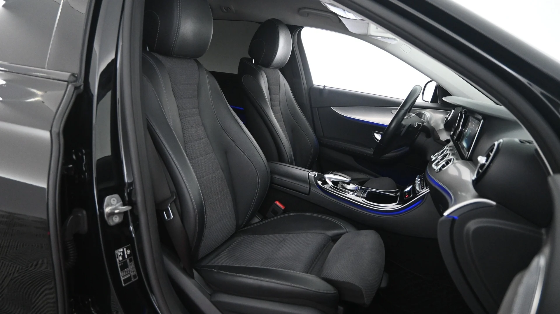 Car Image - 6GfLCQfWYUHYpFlAN0ofIR