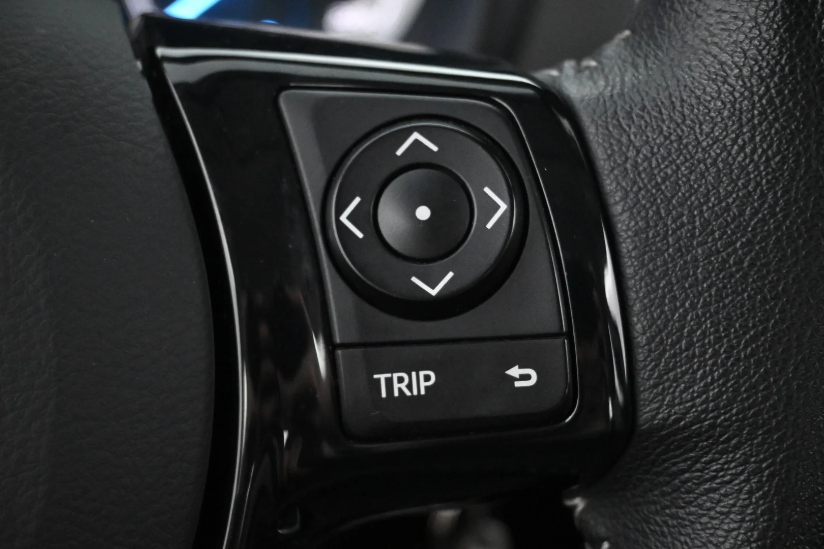 Car Image - 4MFAV2wzDD56o6Xqz7auHl