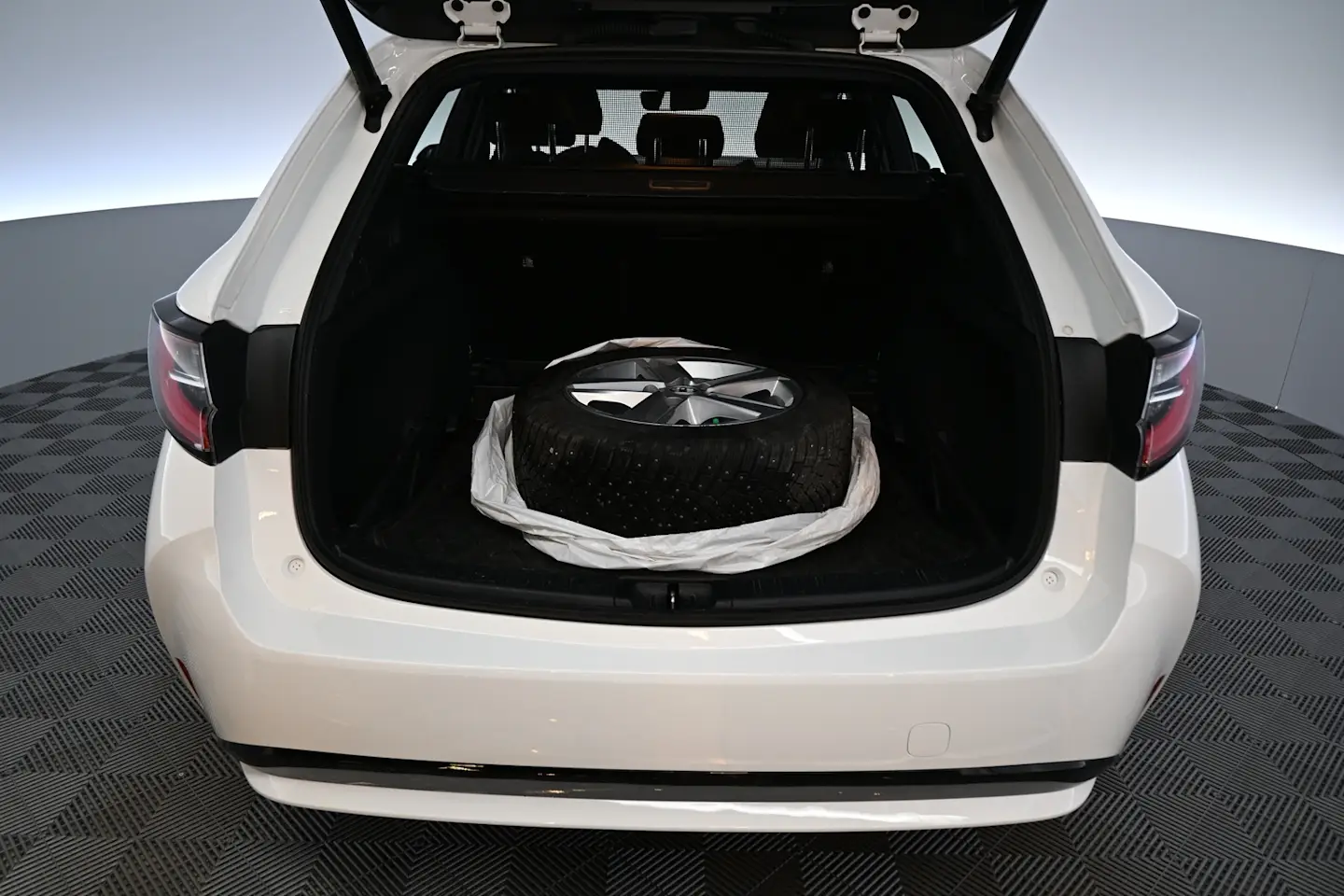 Car Image - x9apkFZPtGUtcVFTxmOuJ