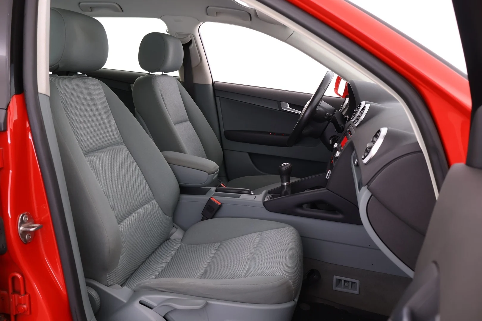 Car Image - 9B4aoiBW4abCDYBfbn4yF
