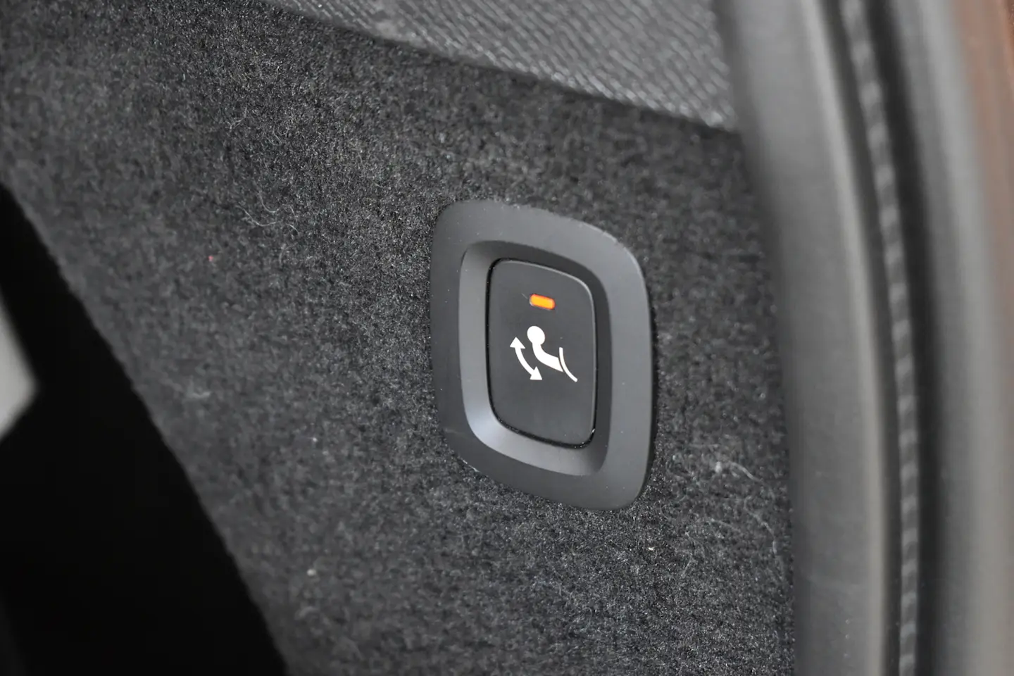 Car Image - 48R3Hpnoy2msRn9dzgeoWo
