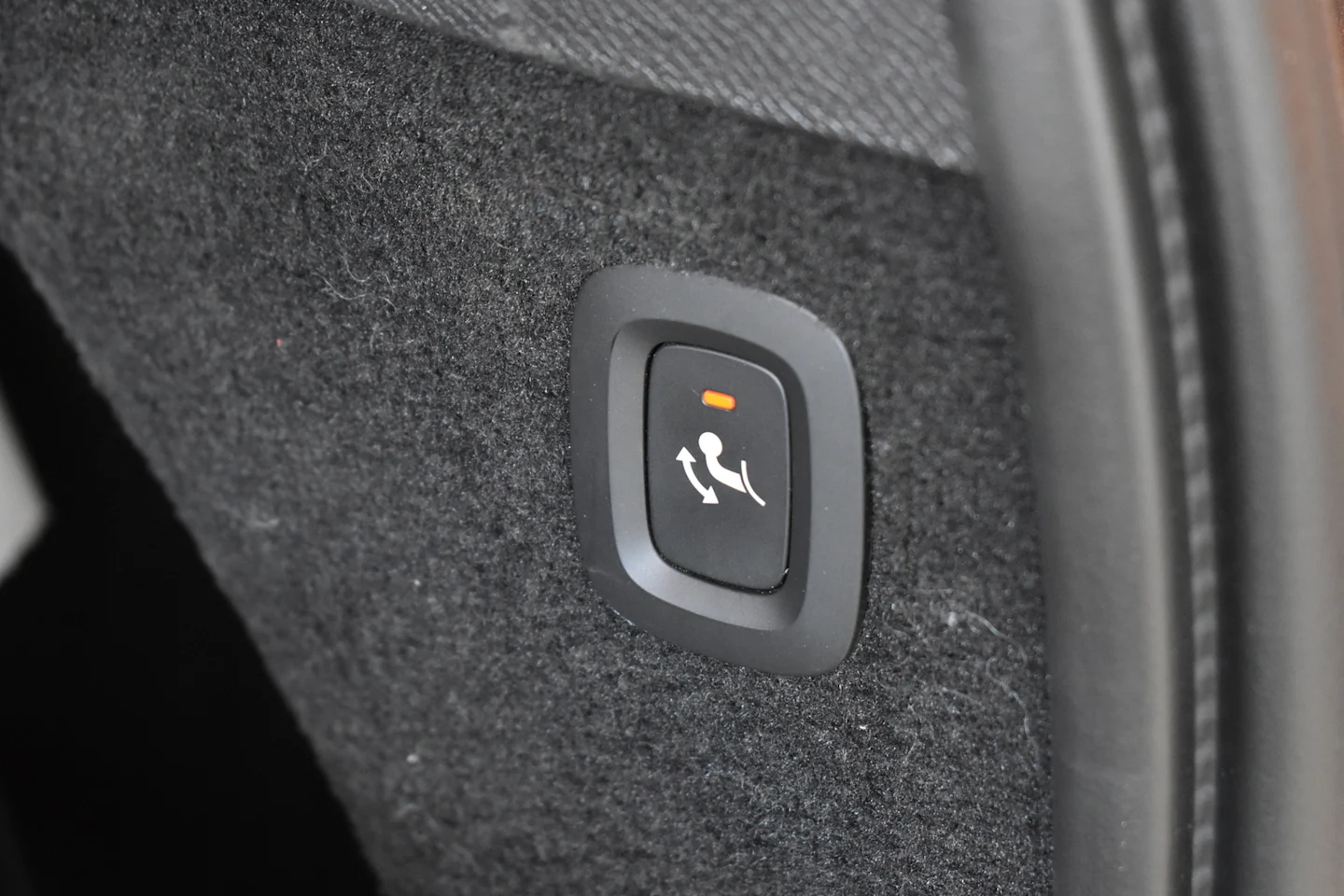 Car Image - 48R3Hpnoy2msRn9dzgeoWo