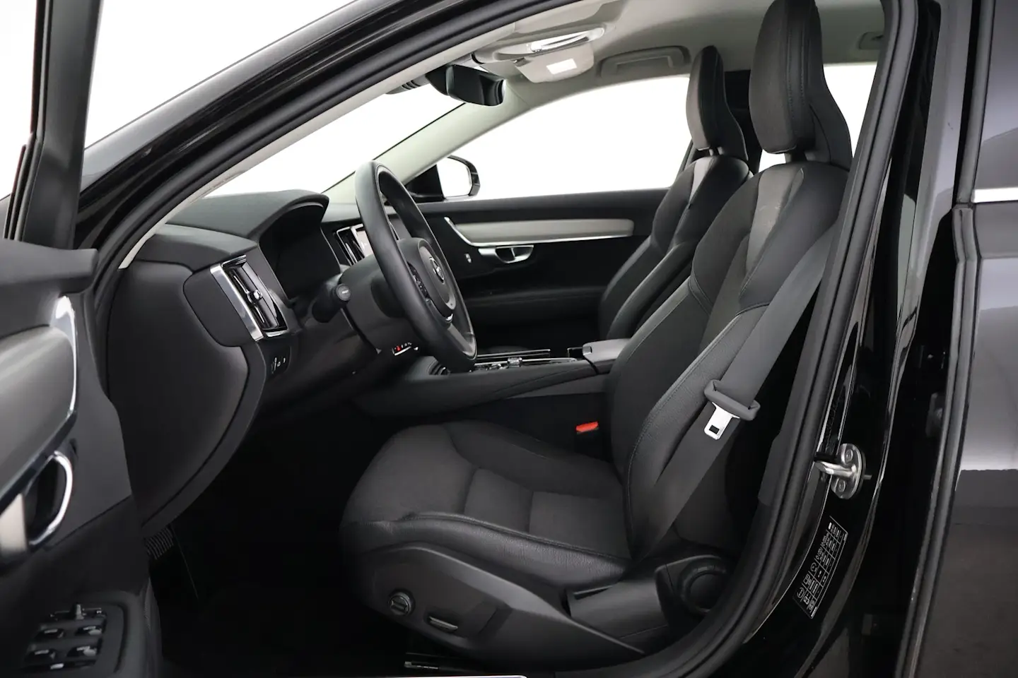 Car Image - 3YH1vpQW71BFXo5zbQGTJ6