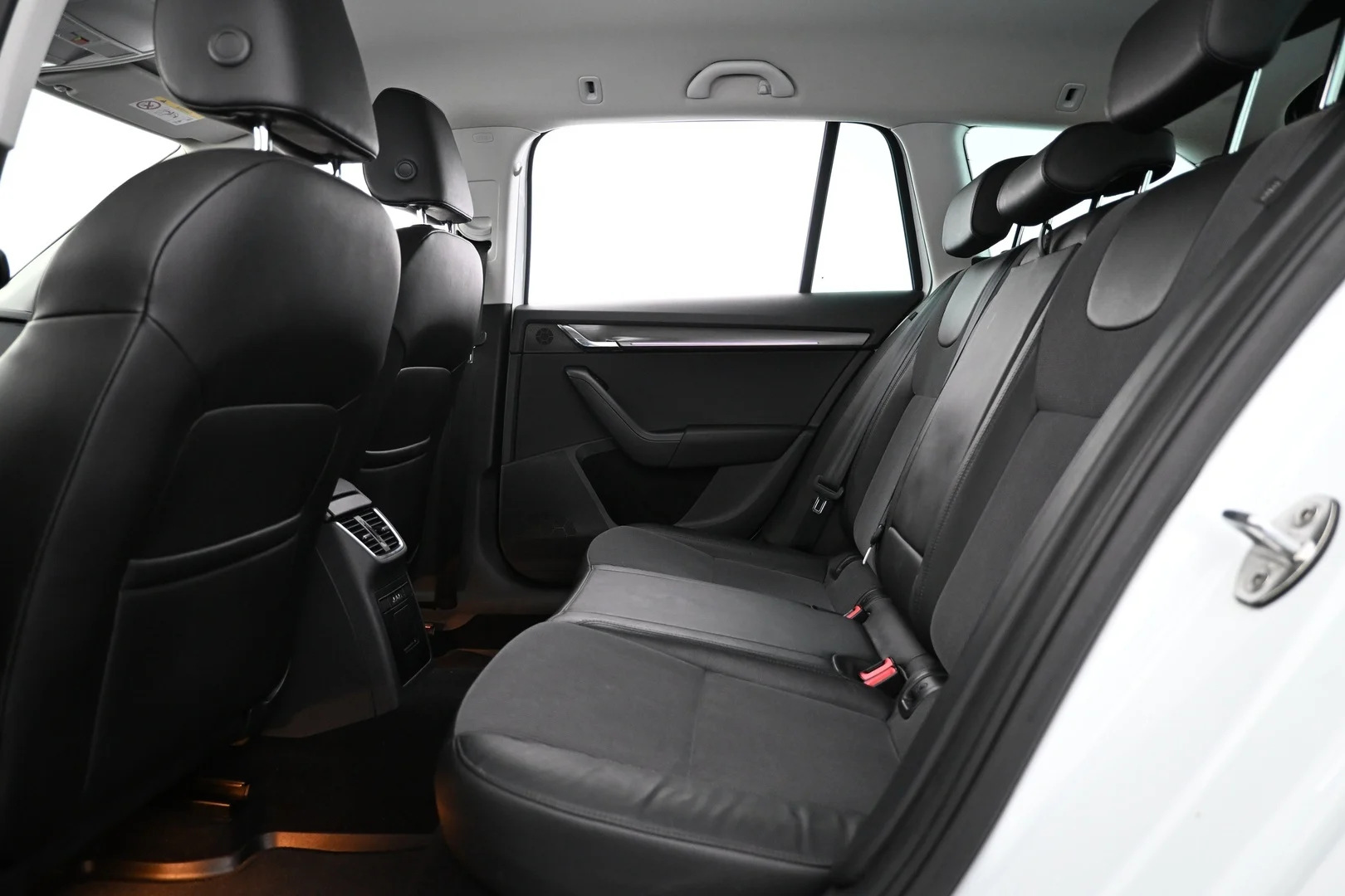 Car Image - 6PqNJoRmKagNigb9alGhmB