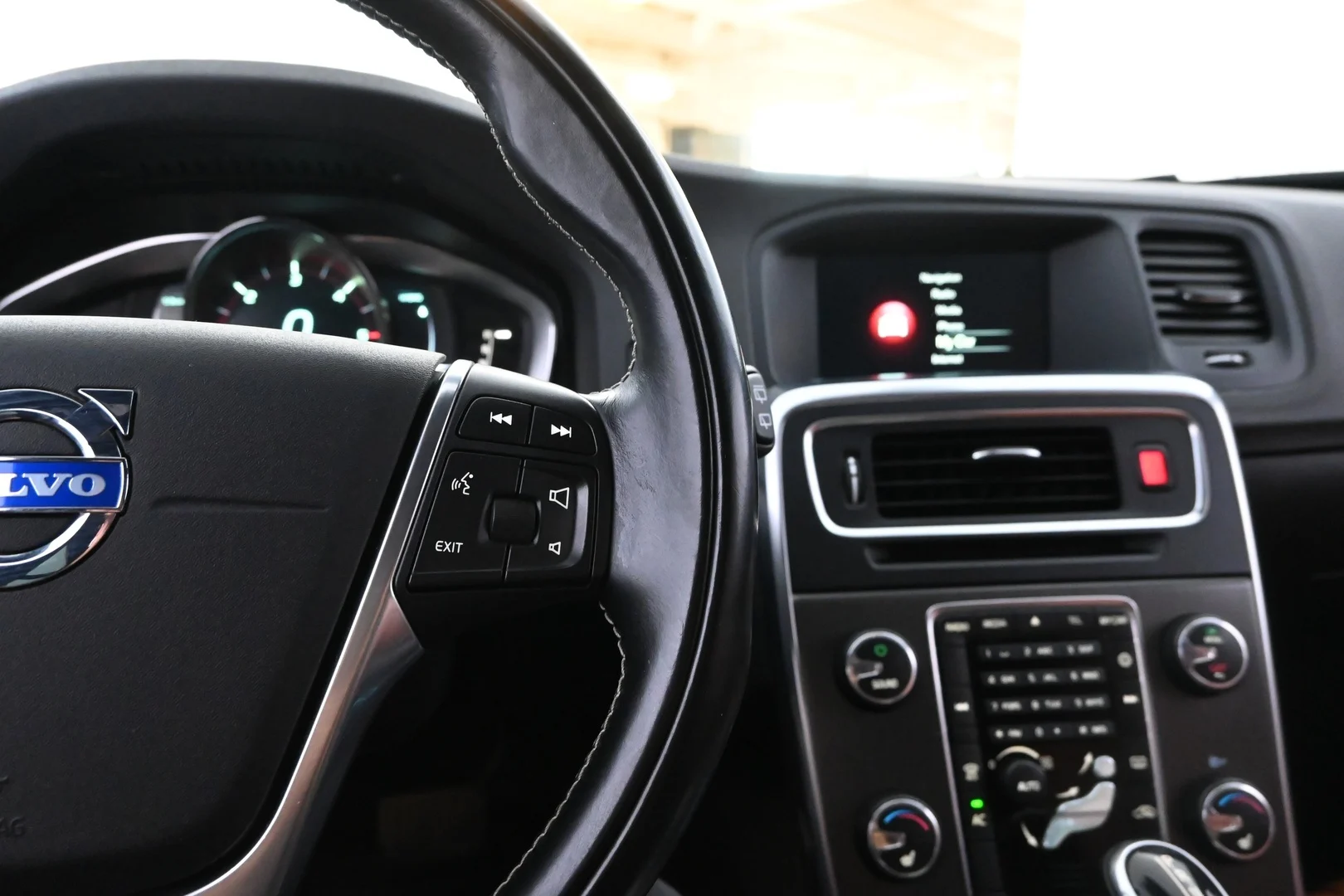 Car Image - 4VnprWJ8kZaOUMlD1o24vL
