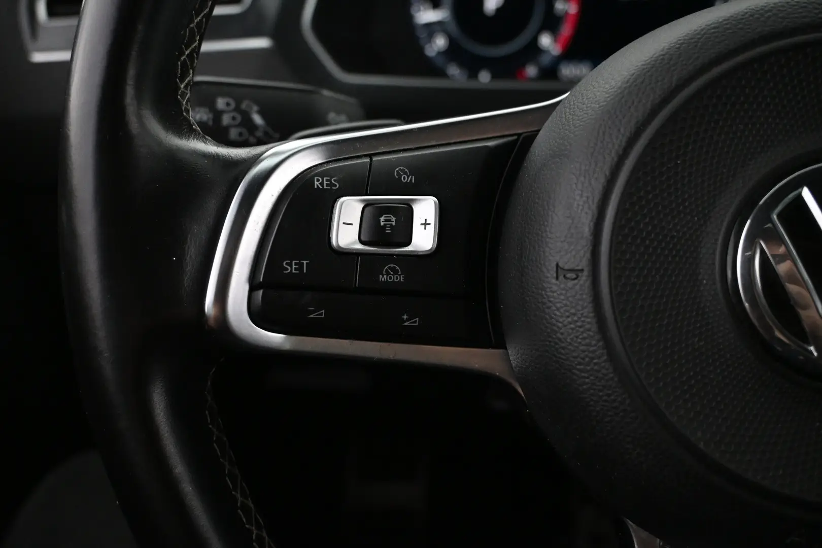 Car Image - 5EkAlc5touwqMjfZgjo9D2