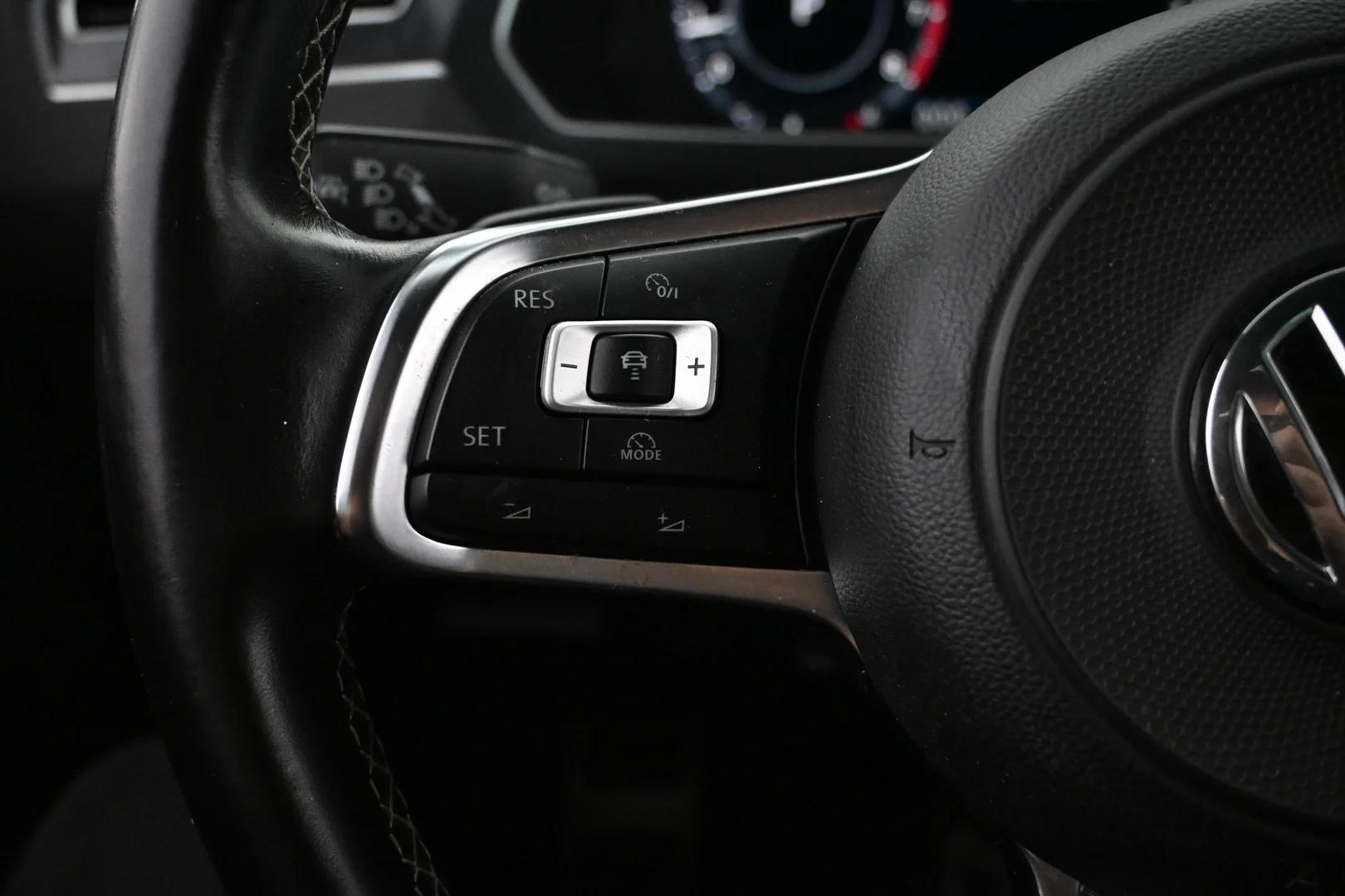 Car Image - 5EkAlc5touwqMjfZgjo9D2