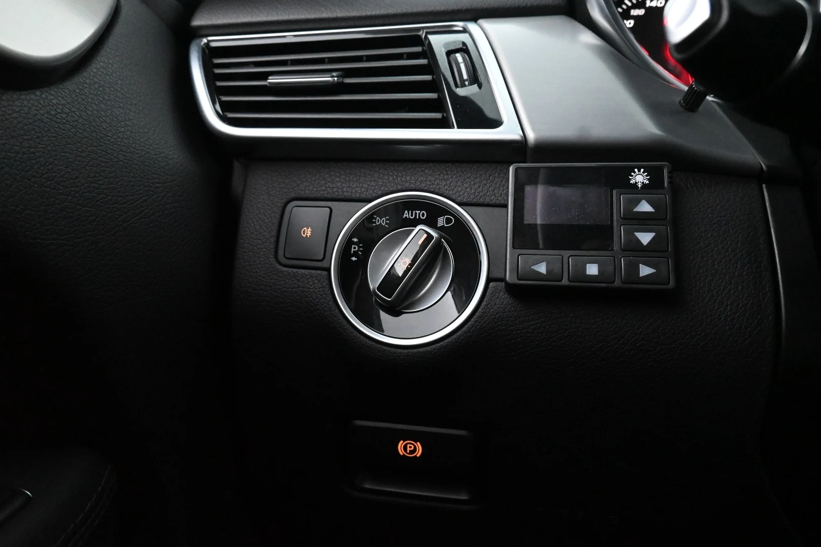 Car Image - R0DWI4NTKjW7Dgb7DUhPV