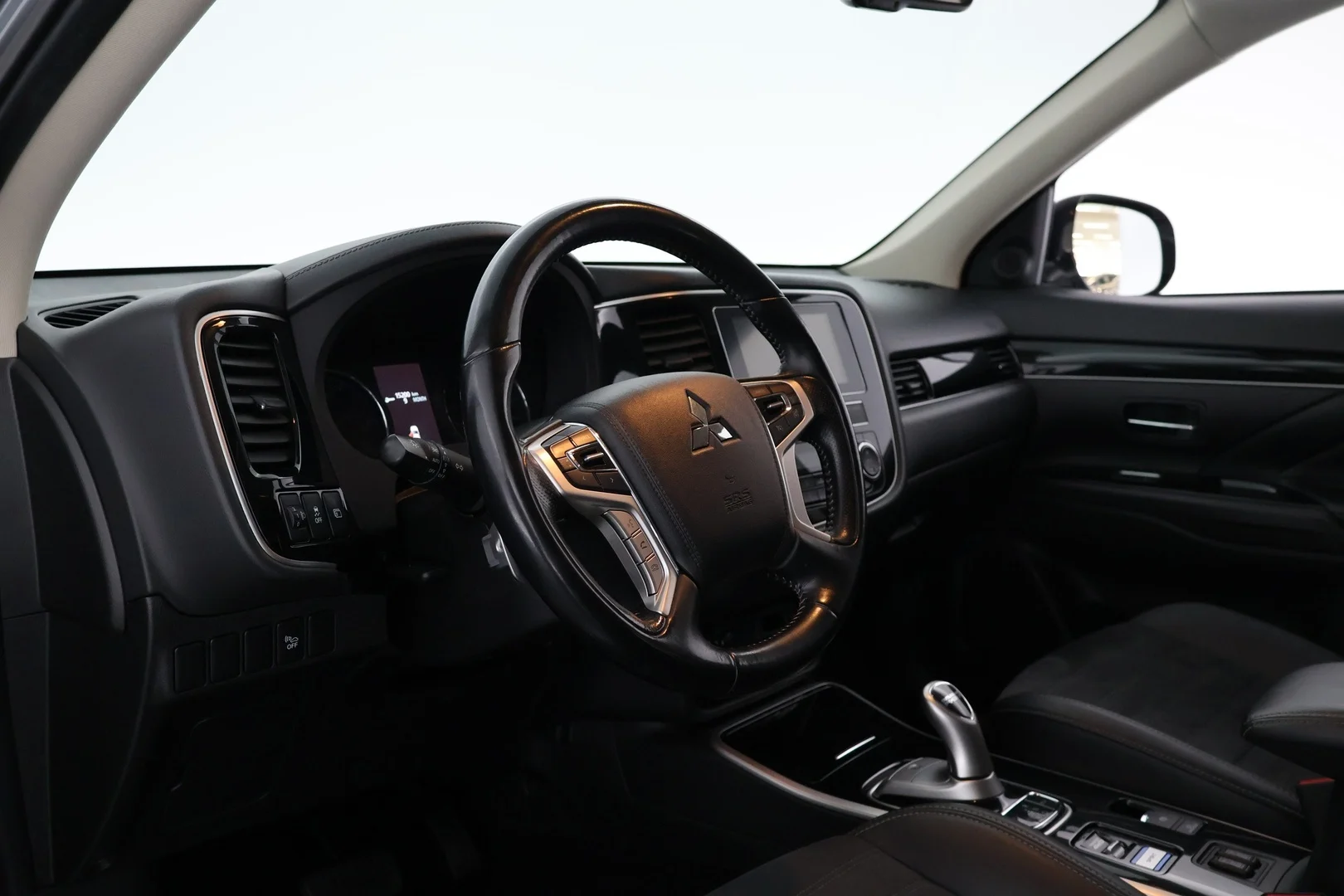 Car Image - 1IEOJLgWBRH12FKlw762pb